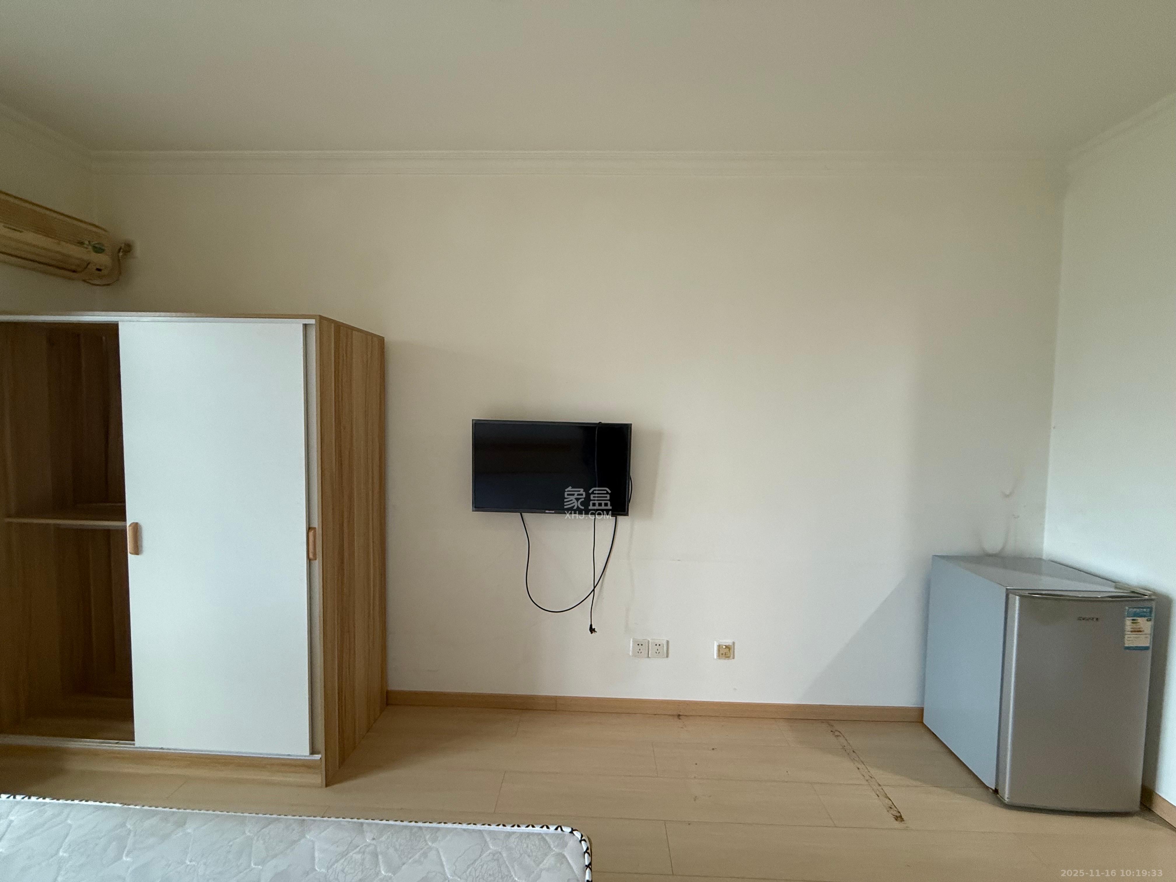 万科城市花园  1室1厅1卫    1200.0元/月室内图