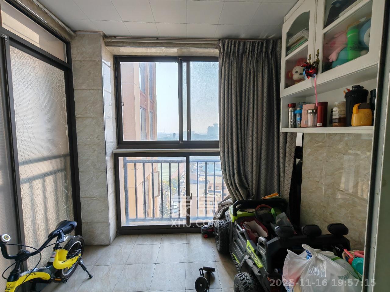 旭辉华庭  3室2厅1卫    2400.0元/月室内图