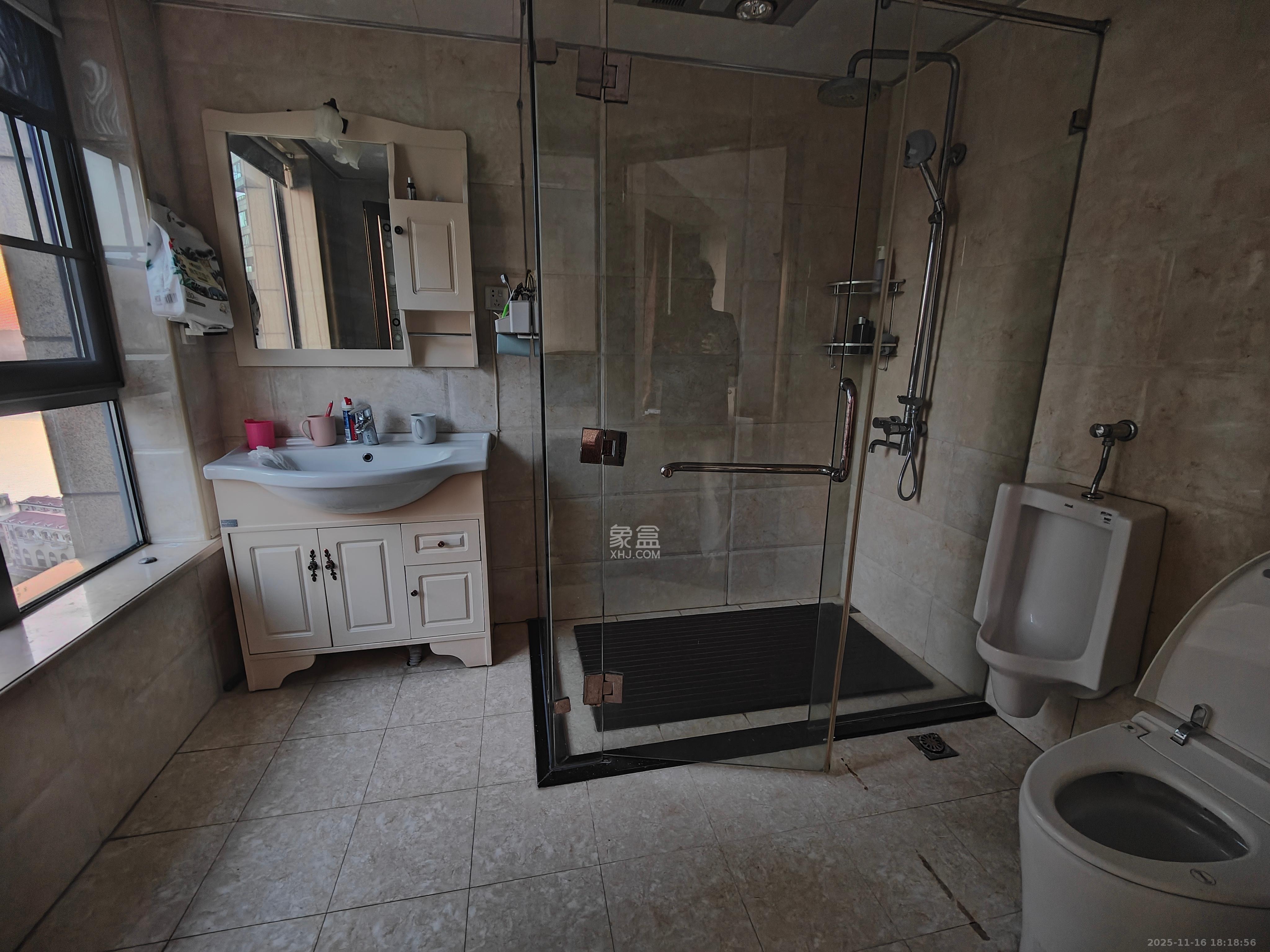 保利国际广场  4室2厅3卫    7200.0元/月室内图