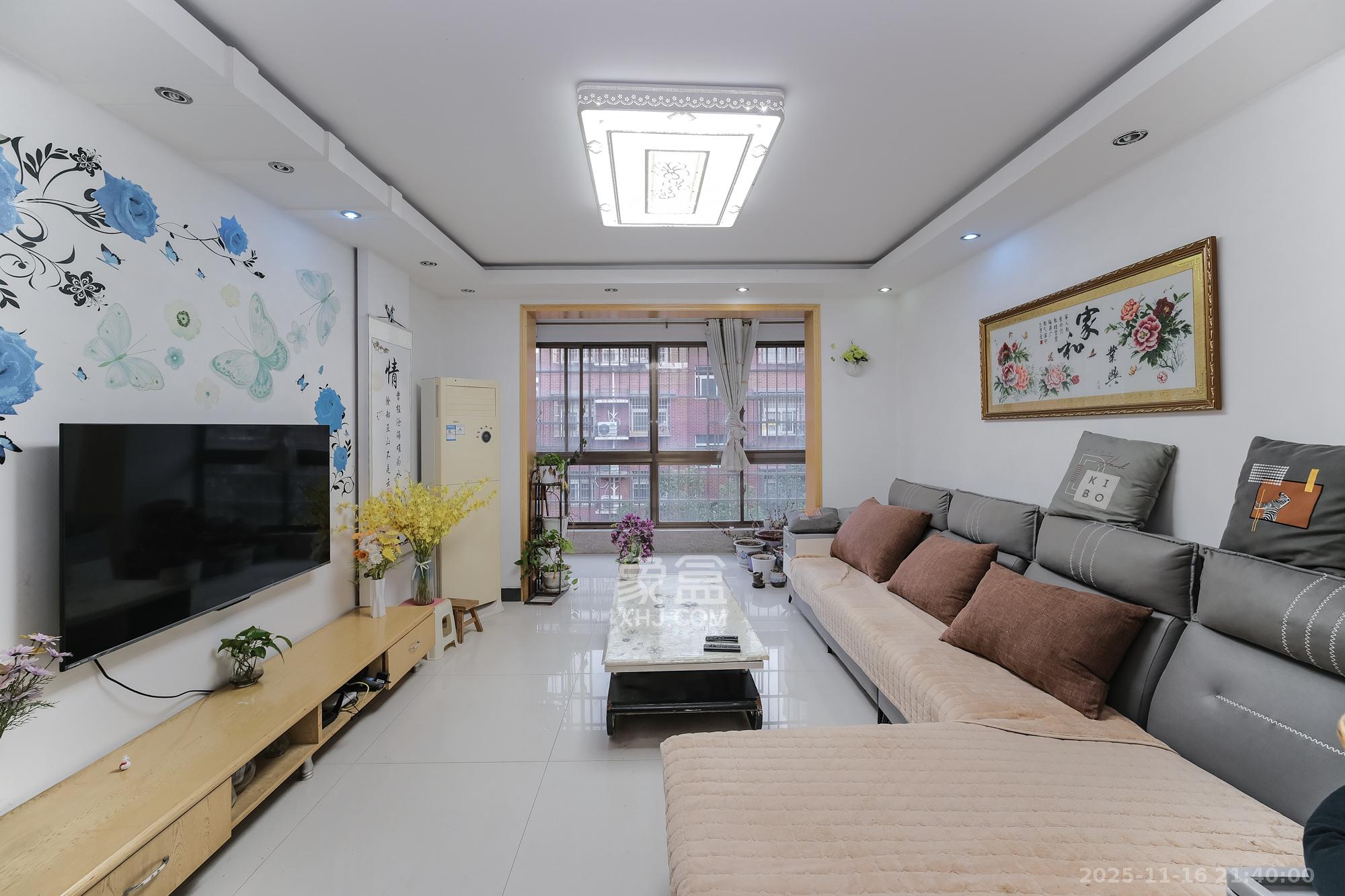 湘瑞家园 3室2厅1卫 49.8万 湘瑞家园 3室2厅1卫 49.8万客厅