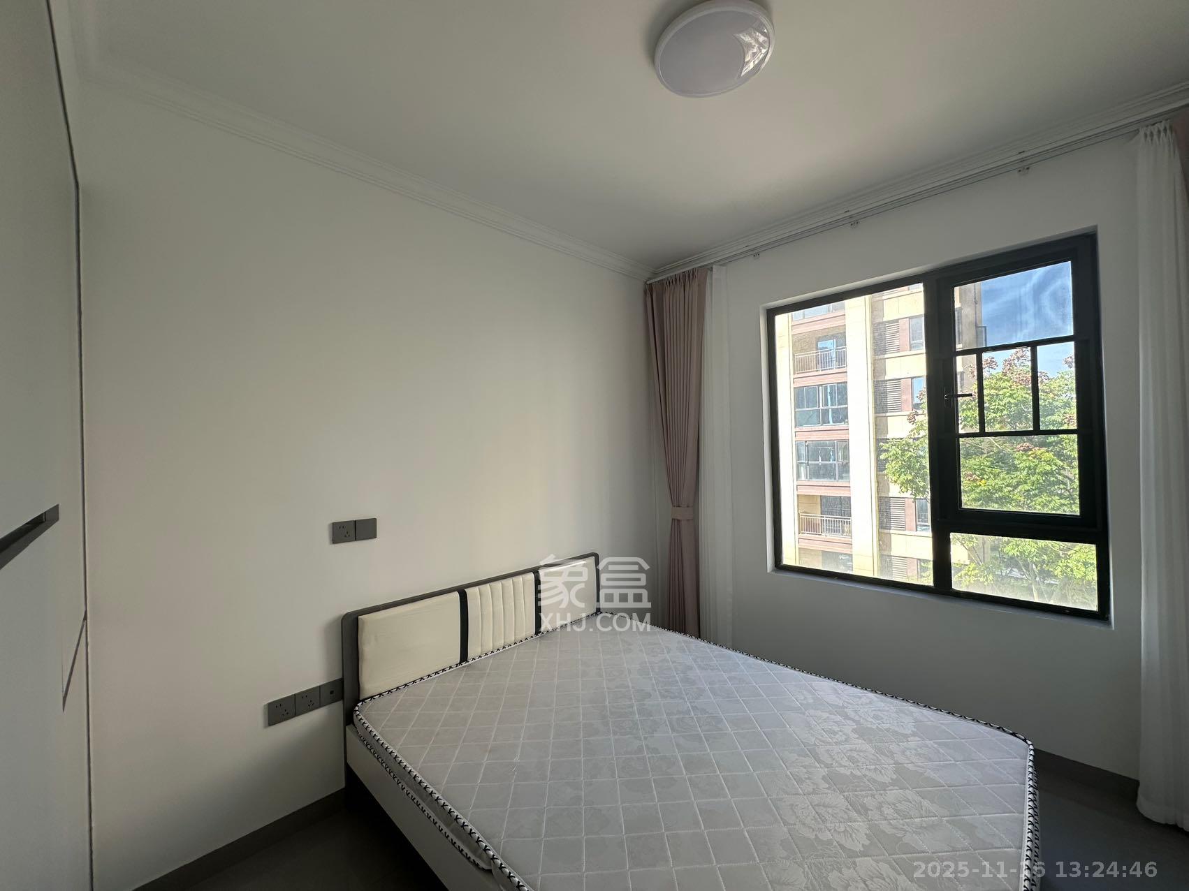 绿地海外滩二期  3室1厅1卫    2400.0元/月室内图