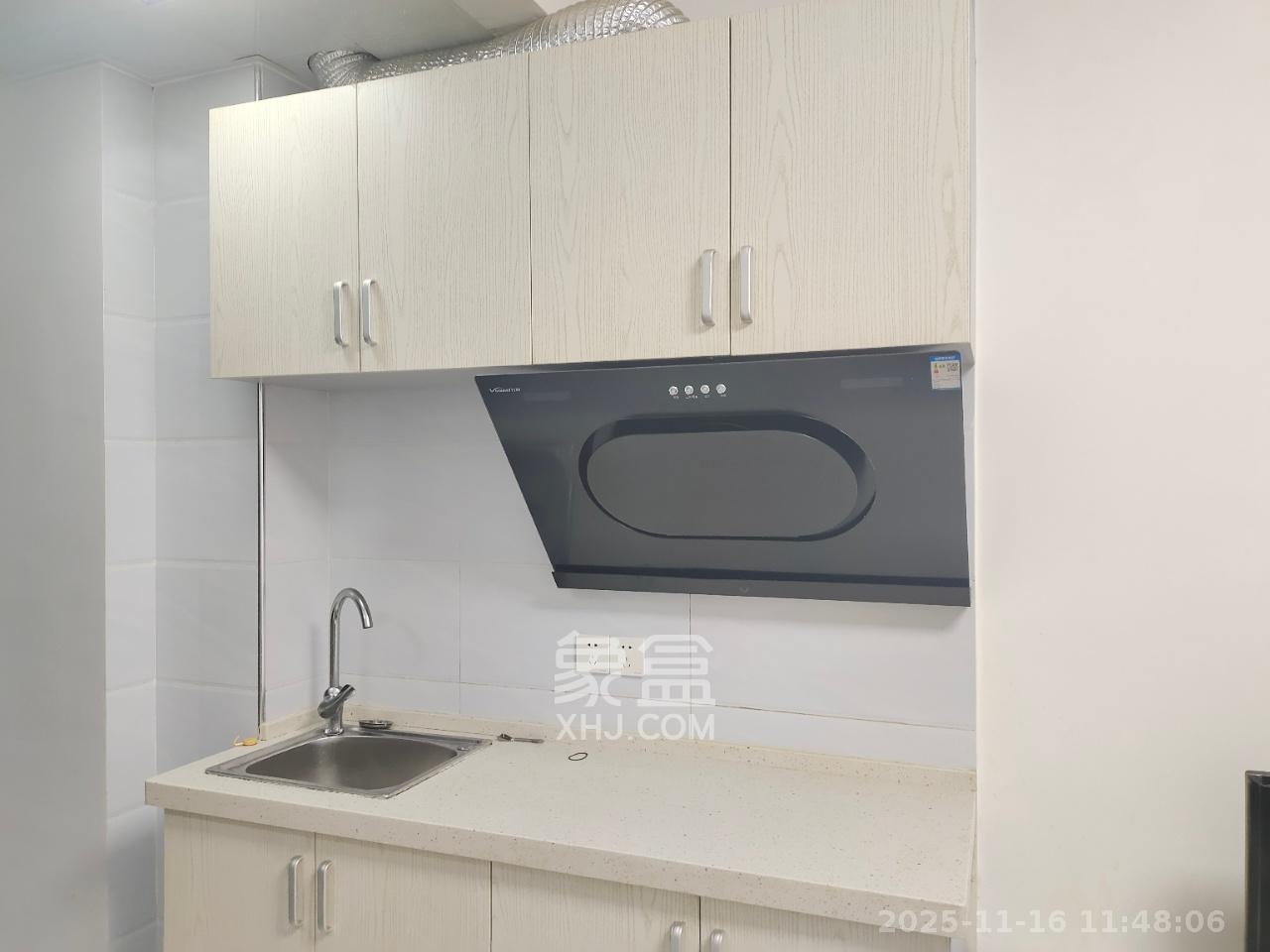 裕天国际商汇中心 1室1厅1卫 1500.0元/月 裕天国际商汇中心 1室1厅1卫 1500.0元/月室内图