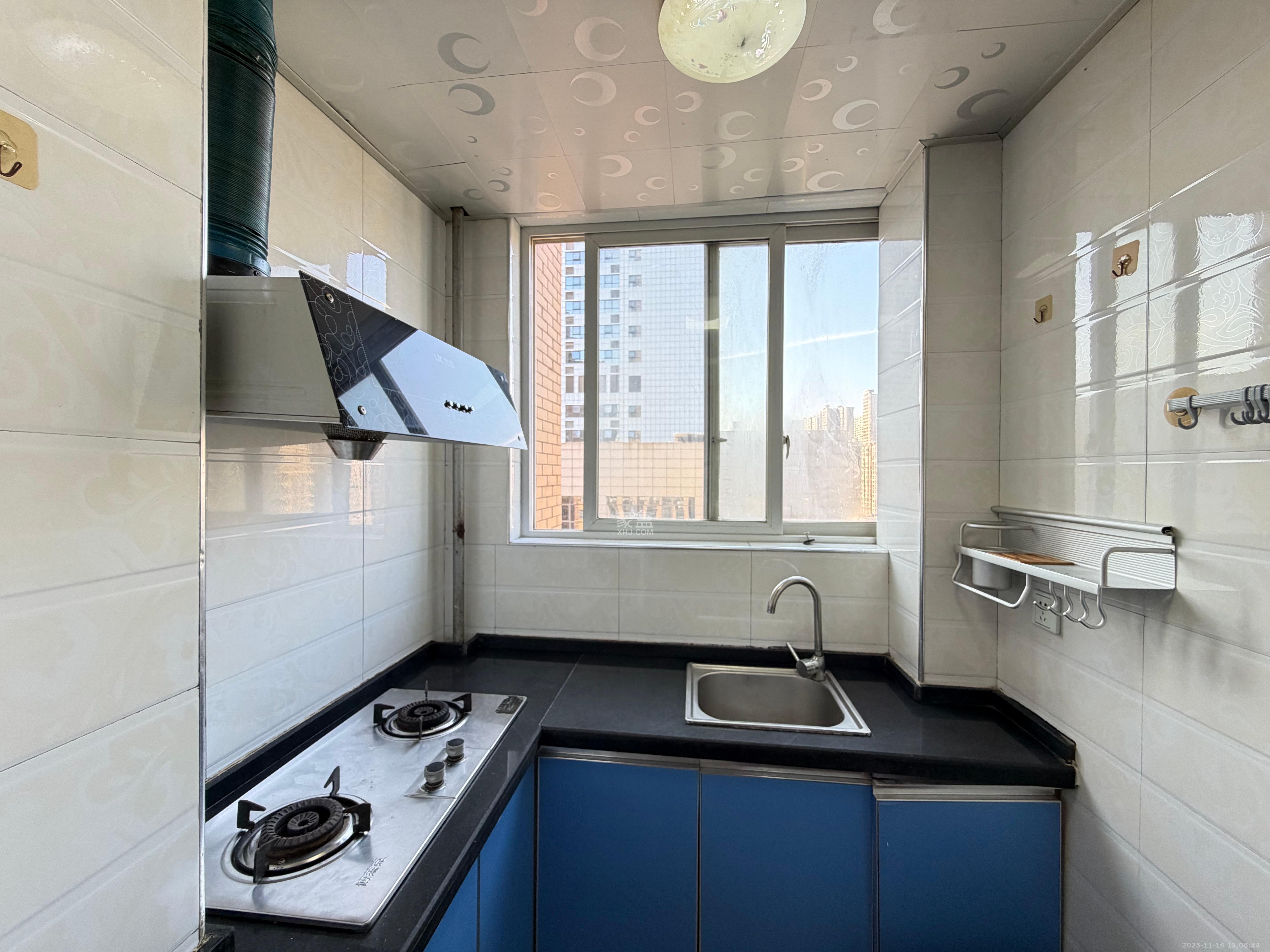 东方航标  1室1厅1卫    1350.0元/月室内图