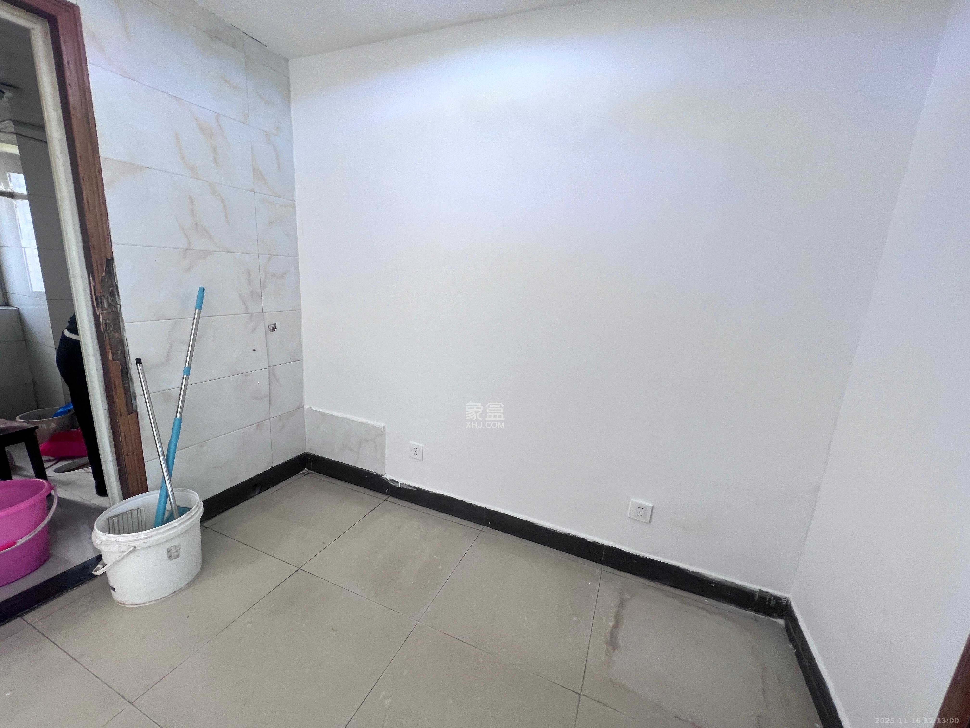 东方银座(东方摩卡) 1室1厅1卫 1500.0元/月 东方银座(东方摩卡) 1室1厅1卫 1500.0元/月室内图