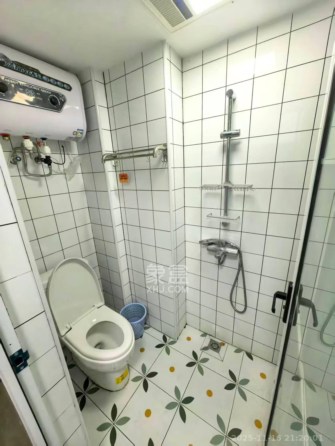 保利麓谷林语I区  1室1厅1卫    1500.0元/月室内图