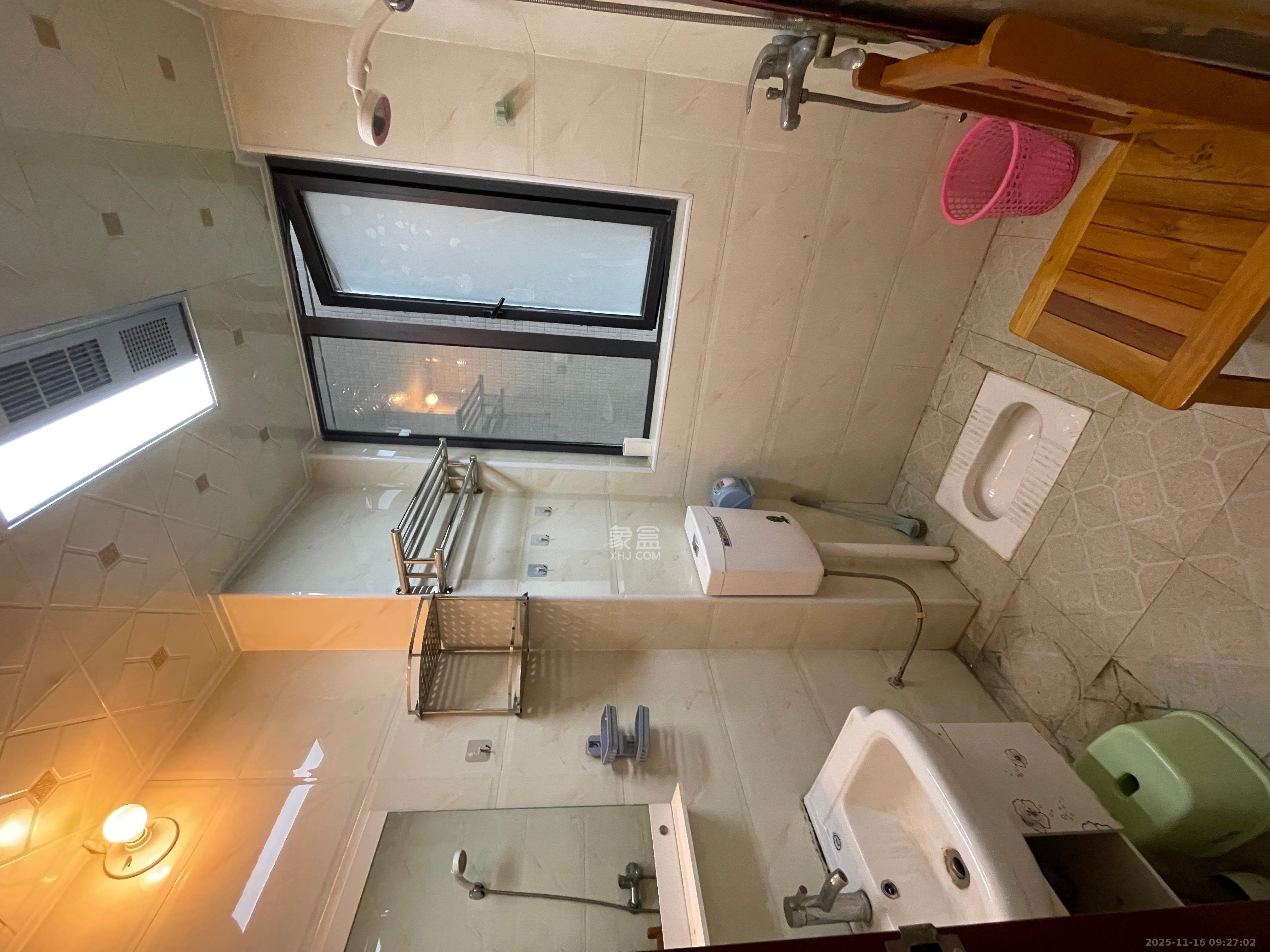 和隆花半里  3室2厅2卫    3000.0元/月室内图