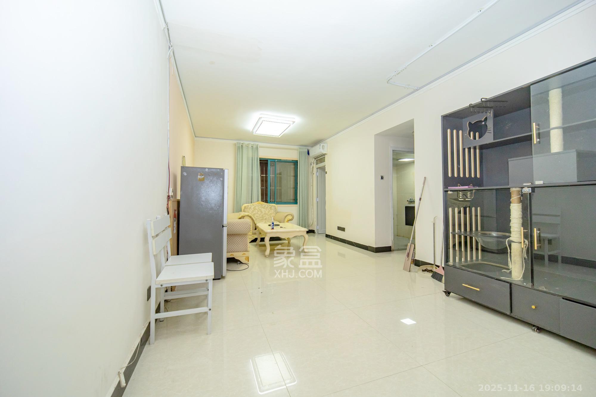 蝴蝶谷  2室2厅1卫    34.0万客厅