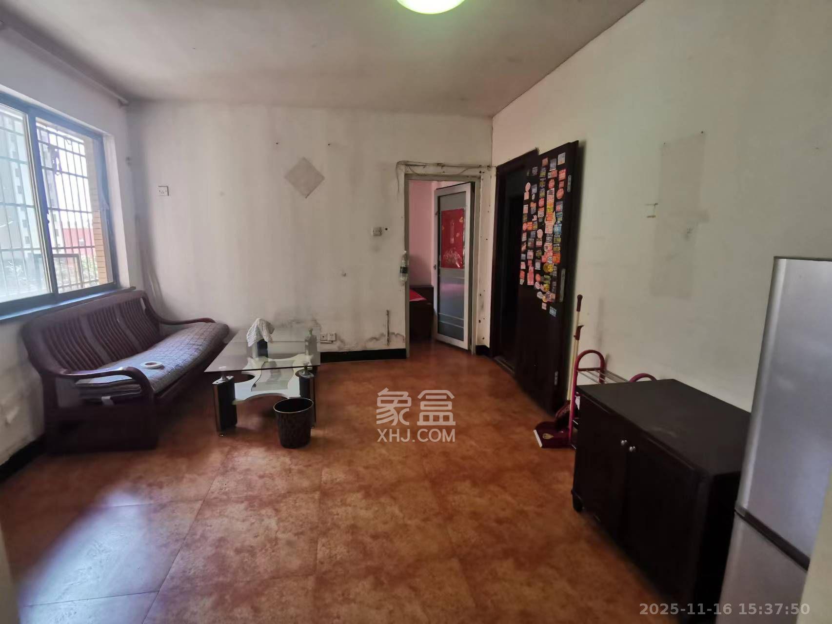 诚兴园  1室1厅1卫    1500.0元/月