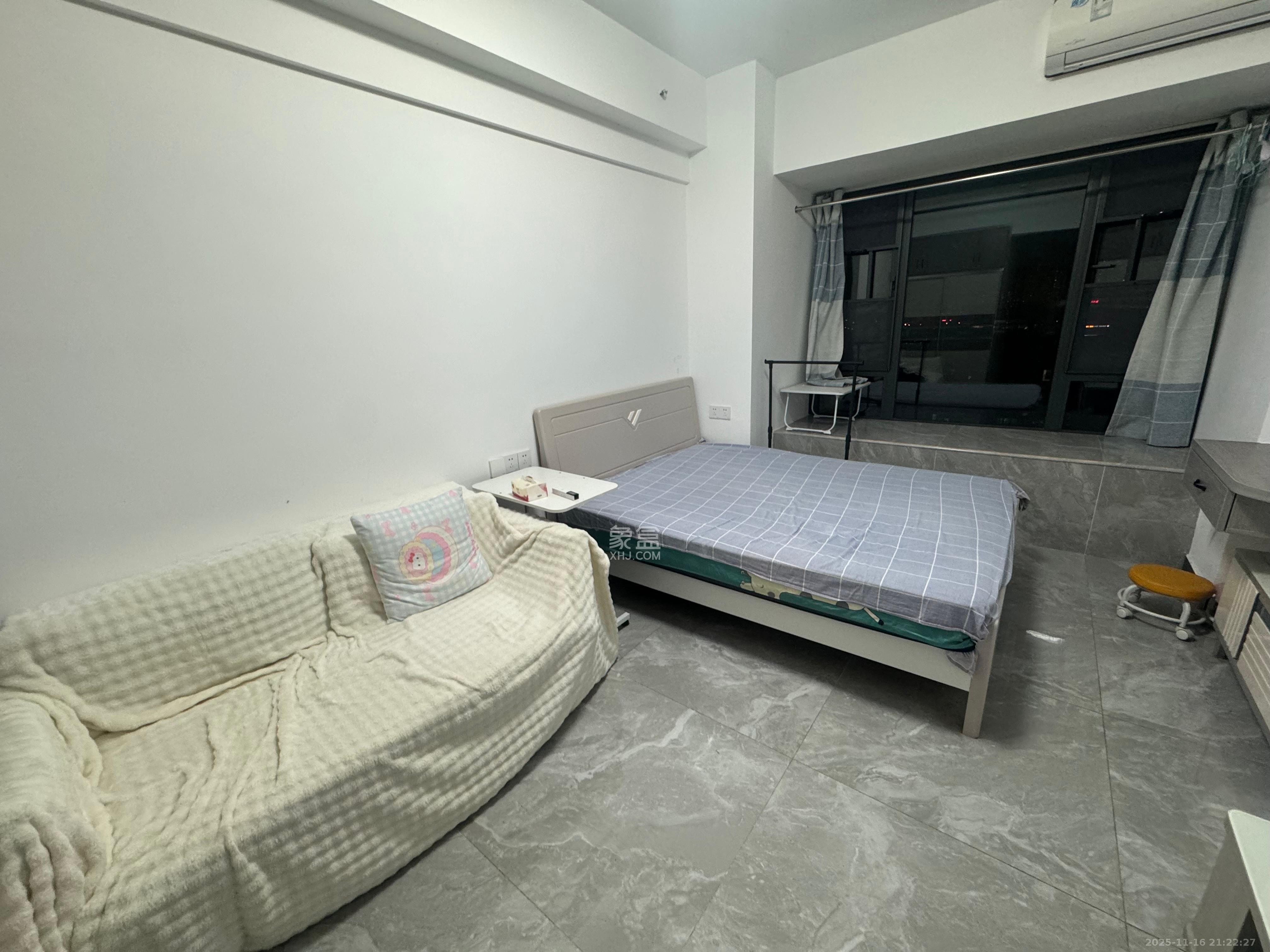 龙湖湘江星座（祺鑫星座公寓）  1室1厅1卫    1400.0元/月