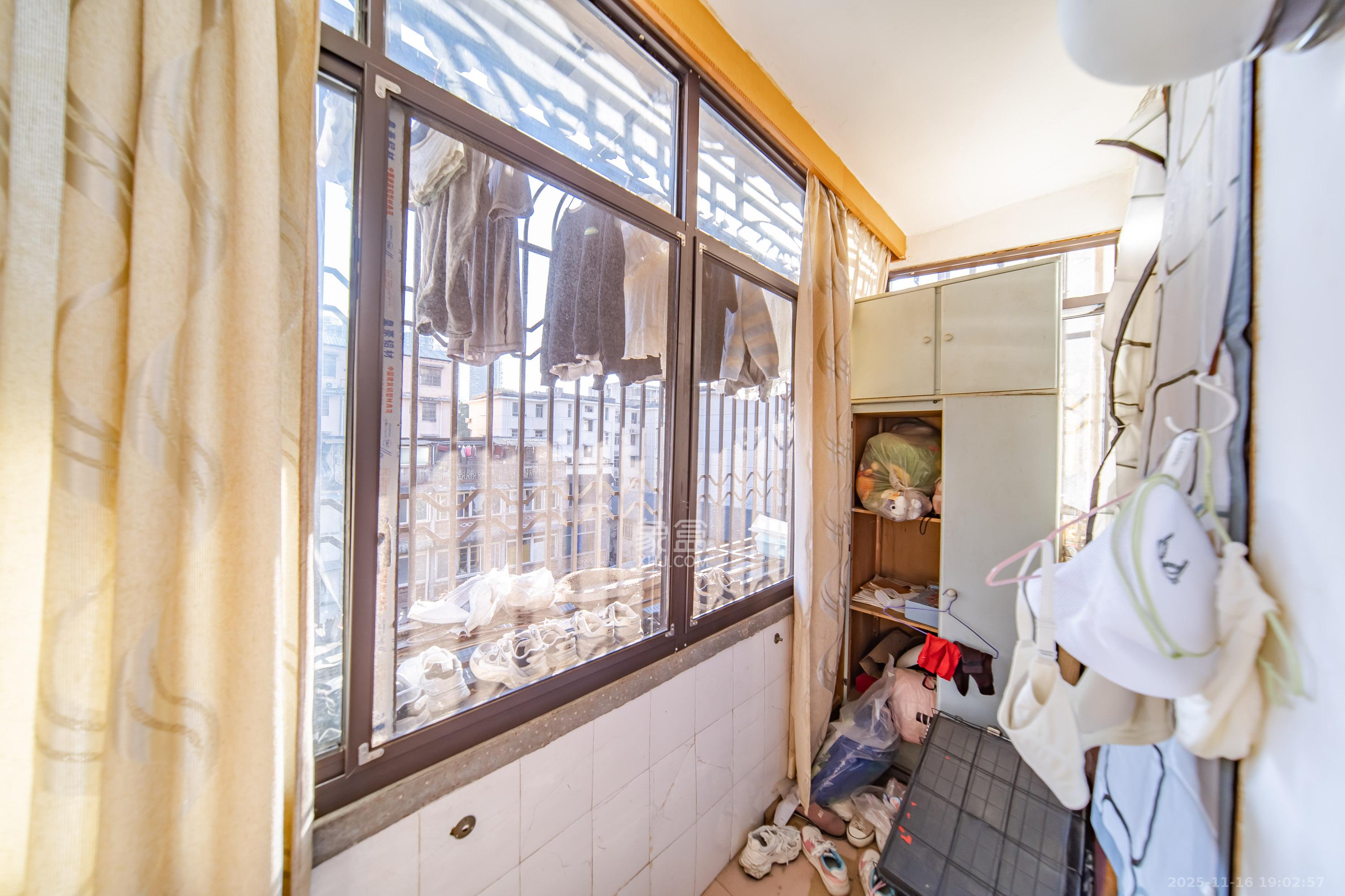 大/小王家巷散盘  1室1厅1卫    32.0万阳台