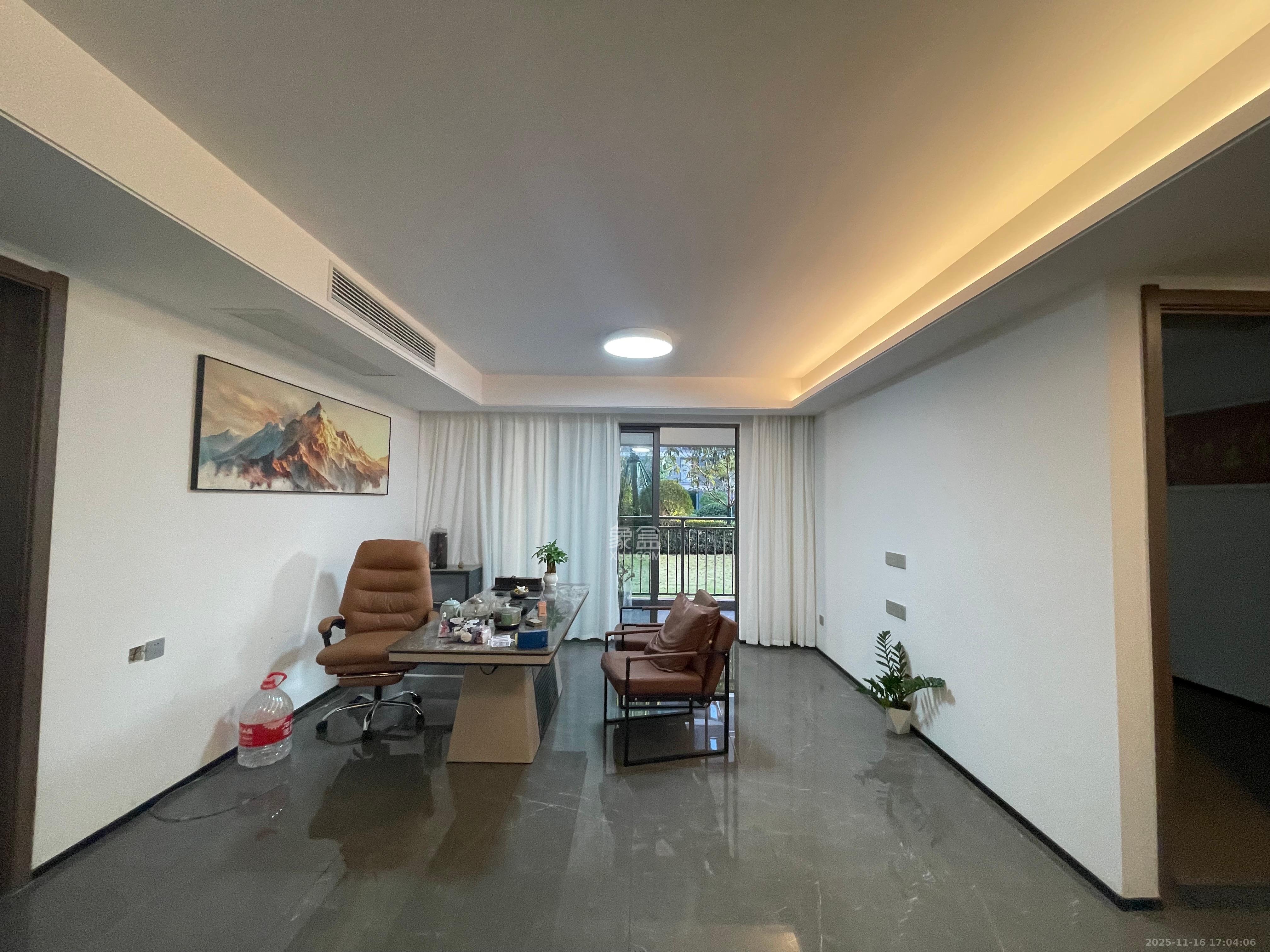 中海寰宇天下 5室2厅2卫 3200.0元/月 中海寰宇天下 5室2厅2卫 3200.0元/月室内图