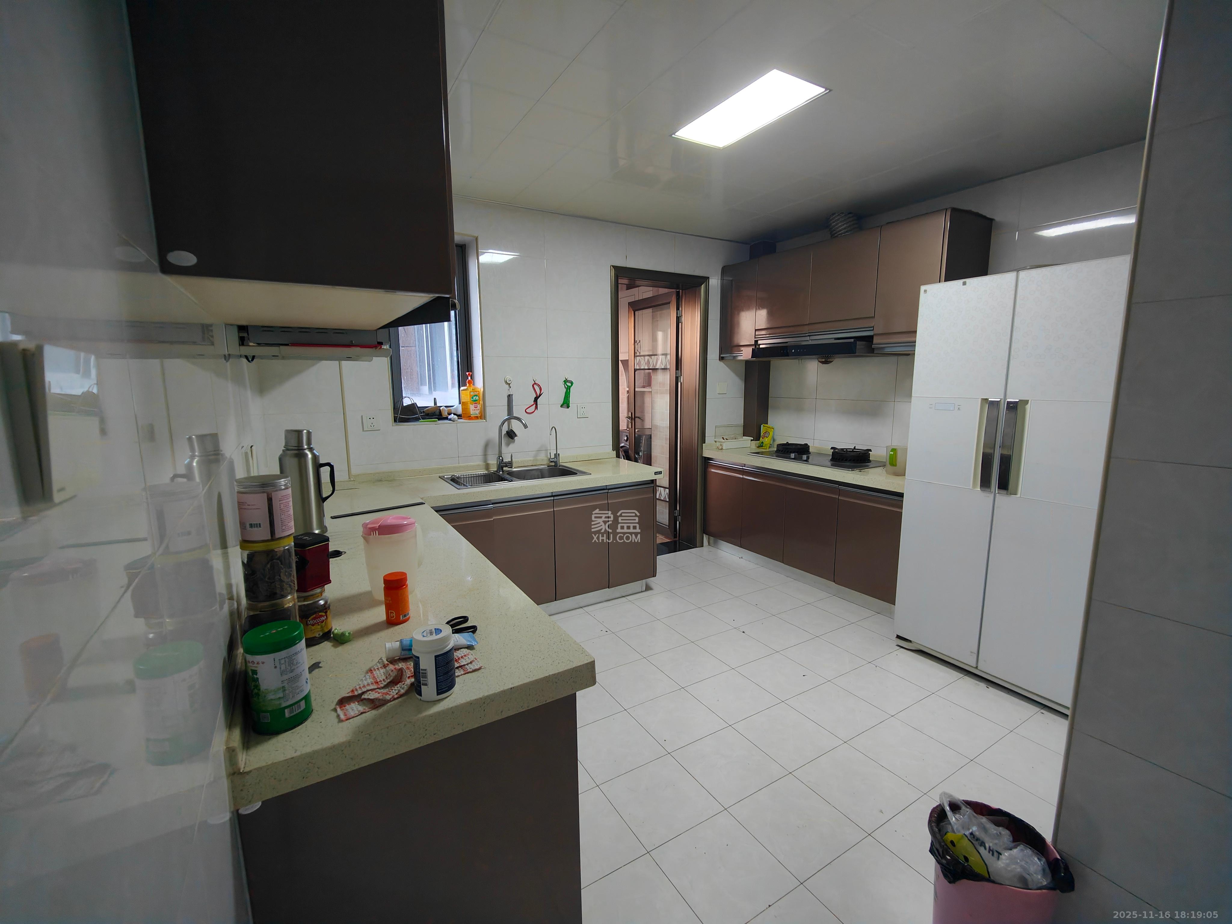 保利国际广场  4室2厅3卫    7200.0元/月室内图