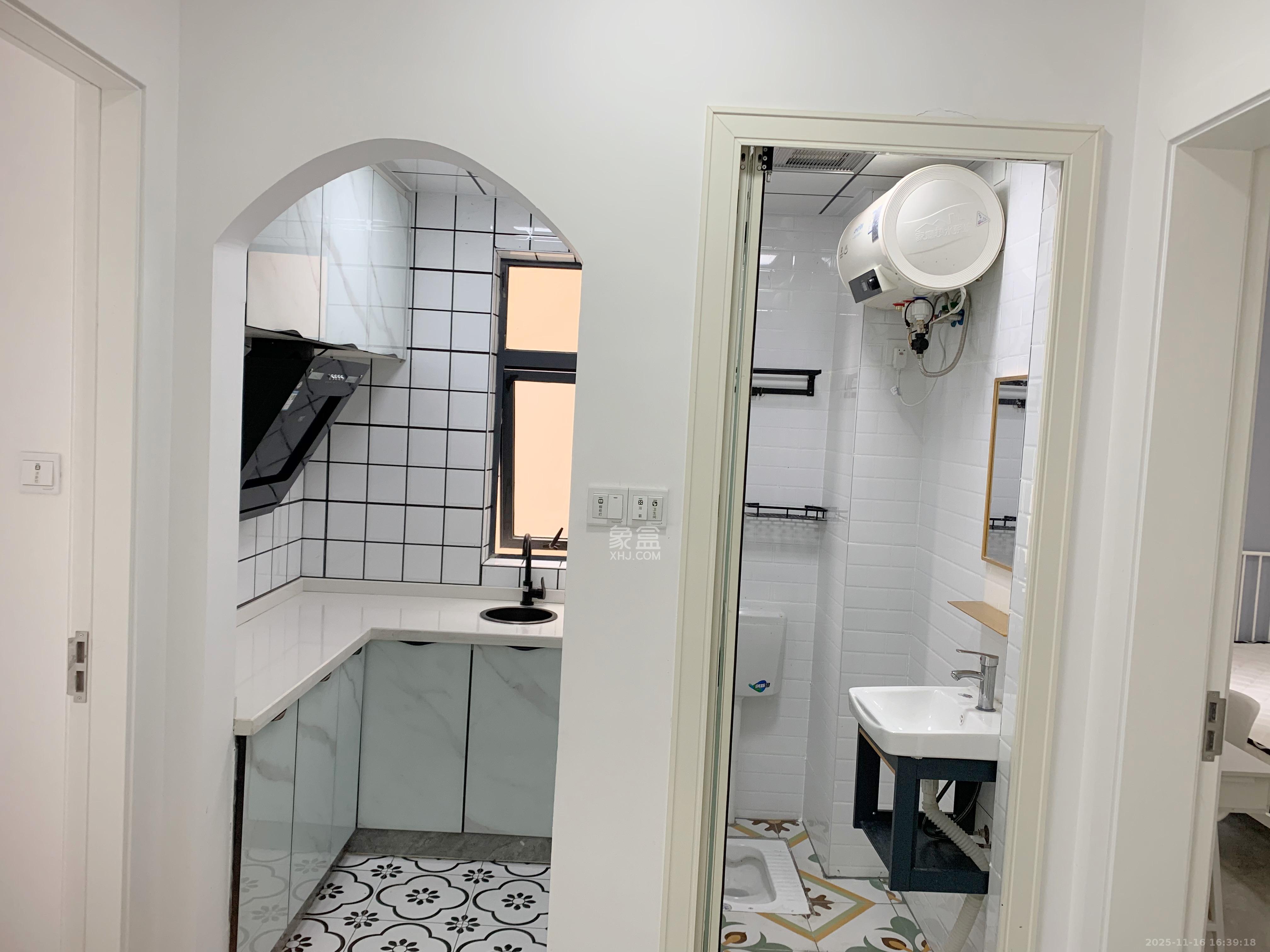 长房东旭国际  2室1厅1卫    2000.0元/月室内图