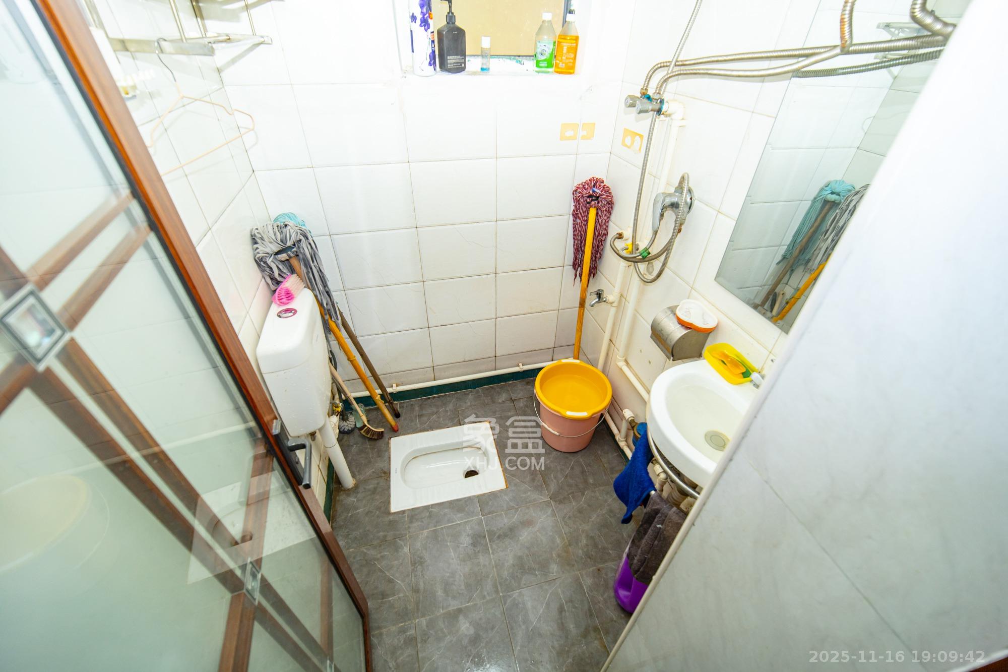 星沙三区  12室6厅12卫    269.8万卫生间