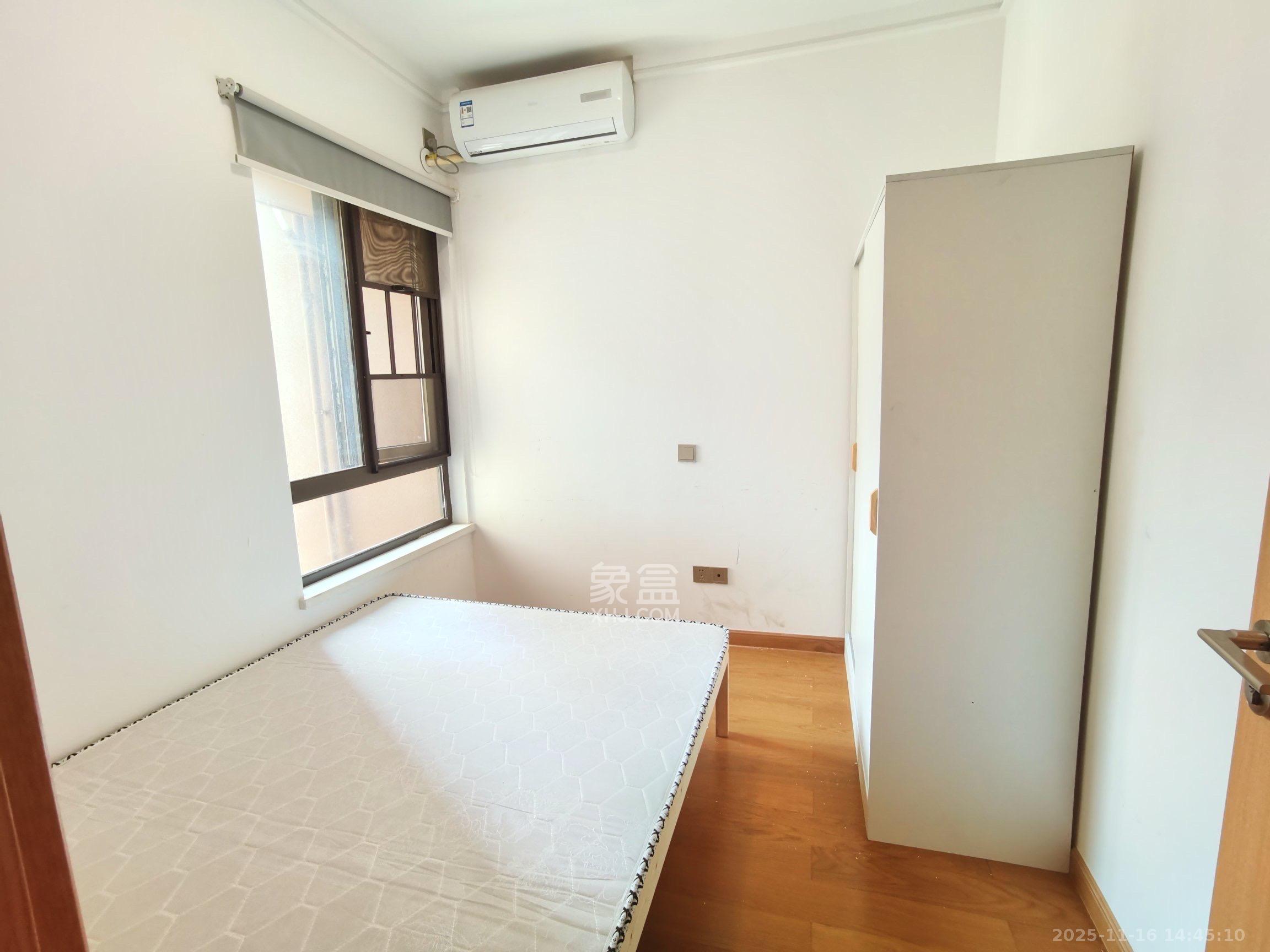 阳光城尚东湾蓝莓苑  3室1厅1卫    2500.0元/月室内图