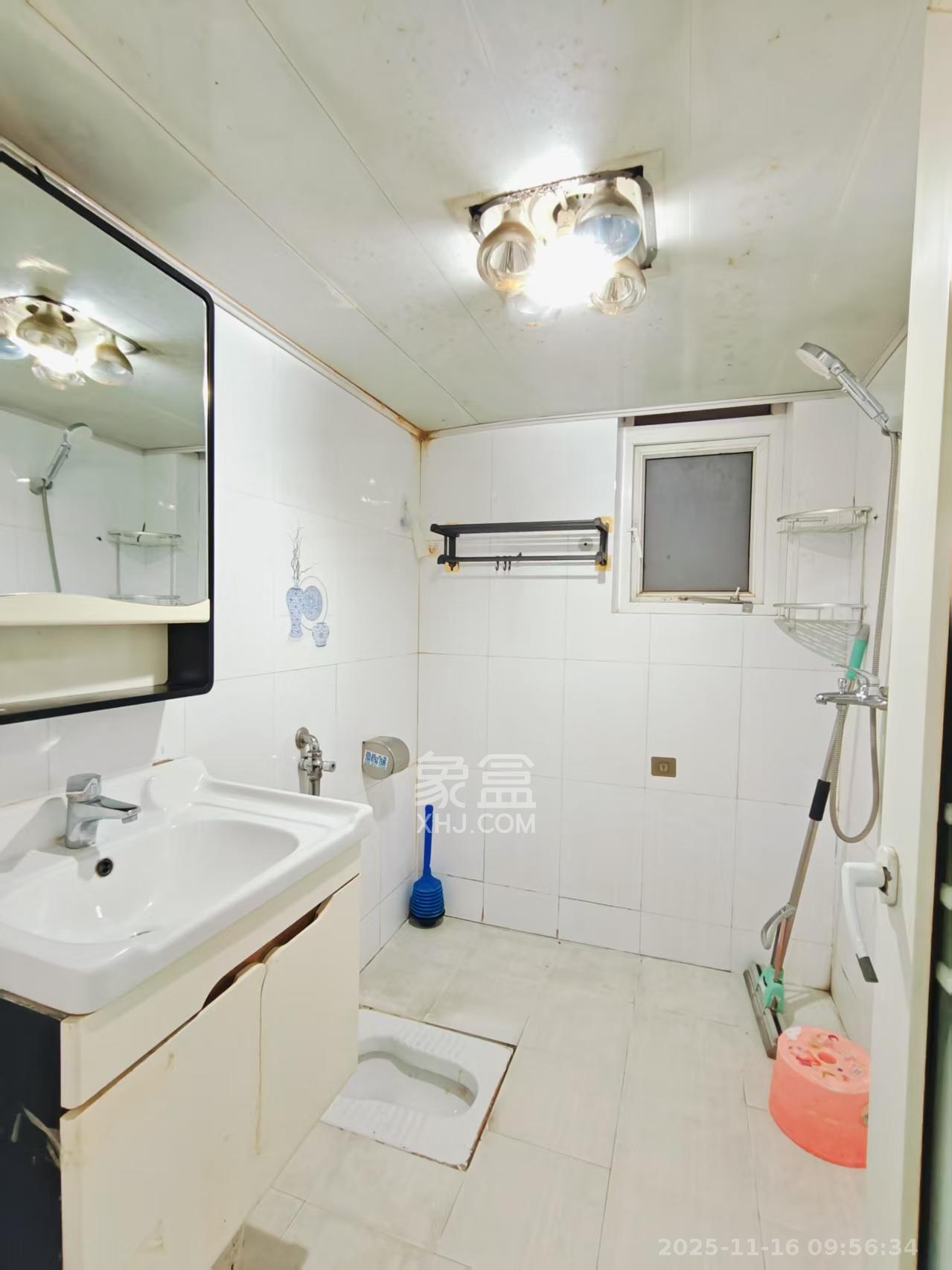 城市花园  3室2厅2卫    2800.0元/月室内图