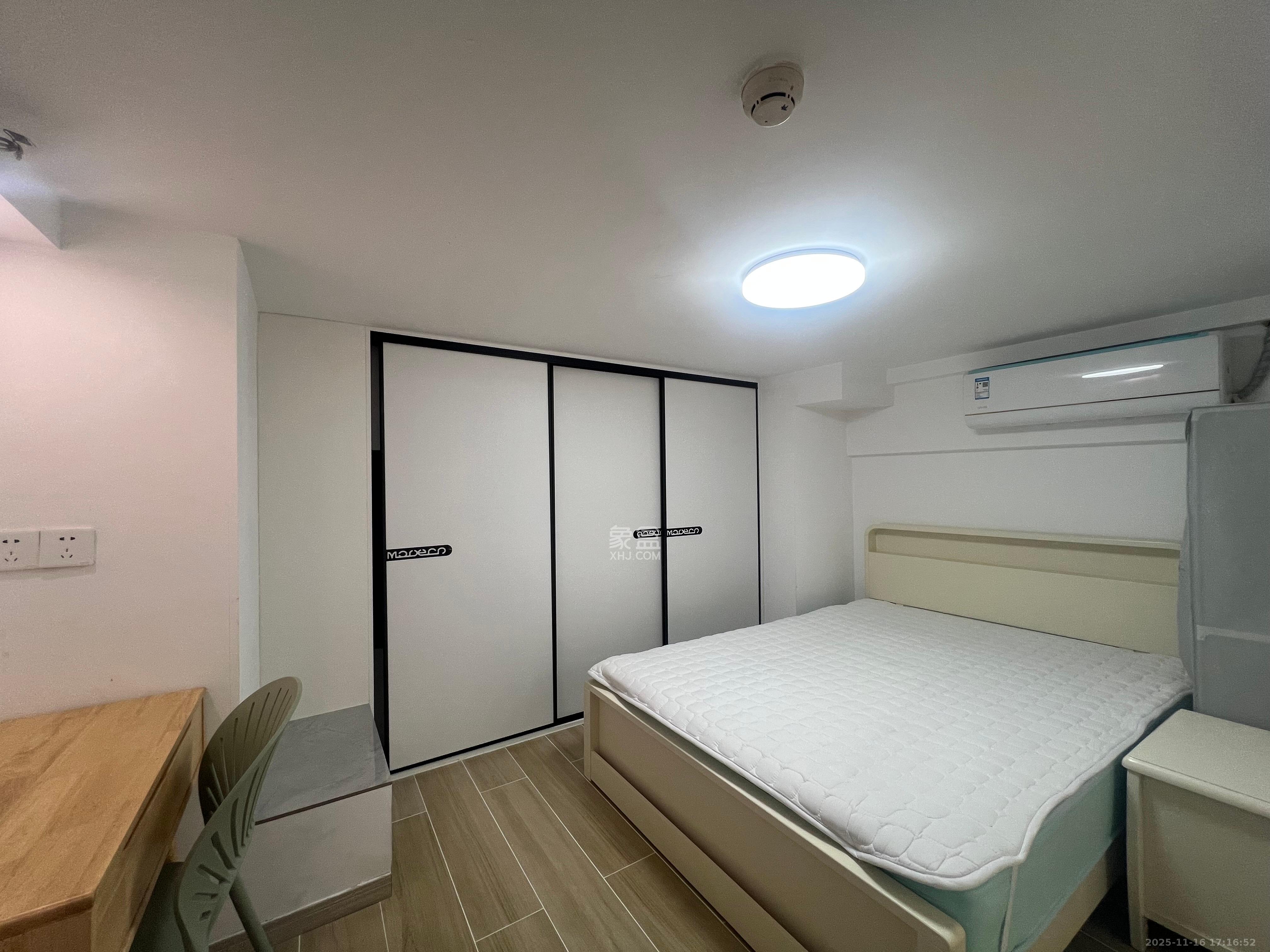 藏珑湖上公馆 1室1厅1卫 2700.0元/月 藏珑湖上公馆 1室1厅1卫 2700.0元/月室内图