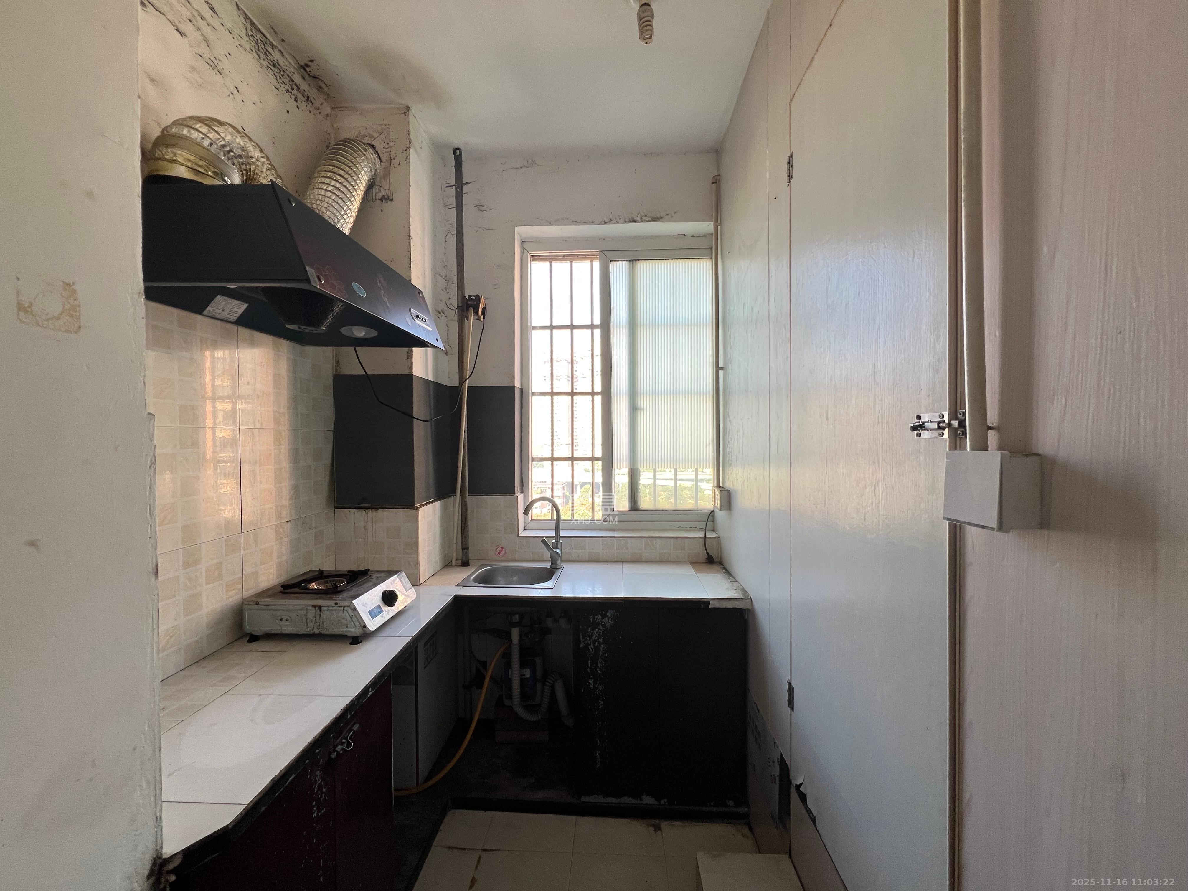 江景阳光  1室1厅1卫    700.0元/月室内图