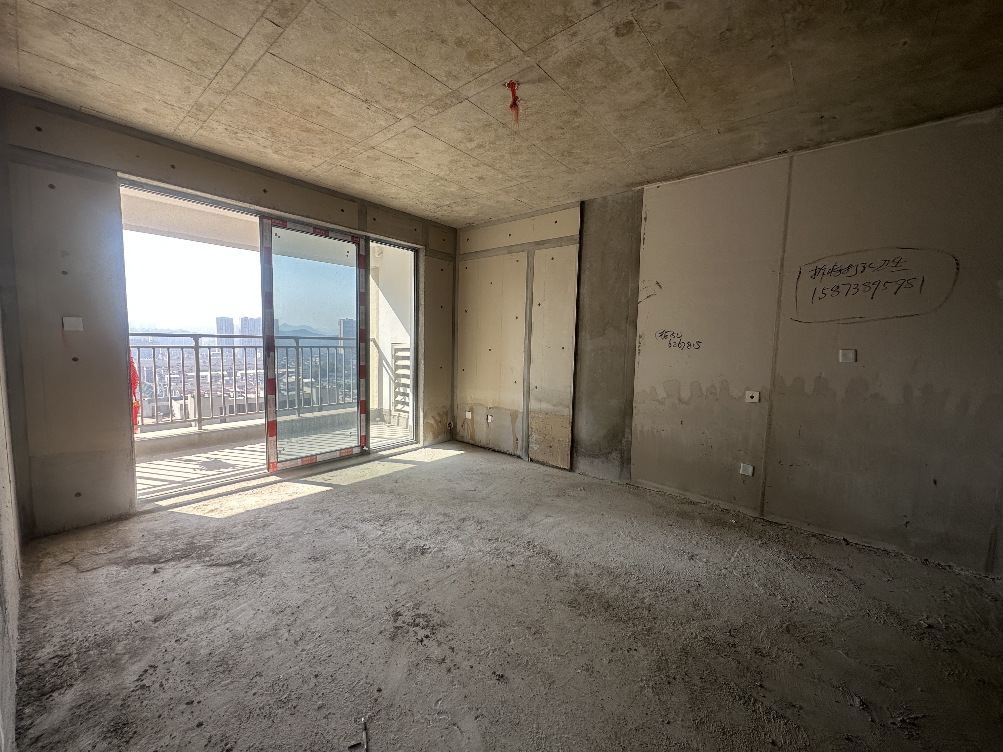 吾悦广场 3室2厅2卫 68.0万 吾悦广场 3室2厅2卫 68.0万客厅