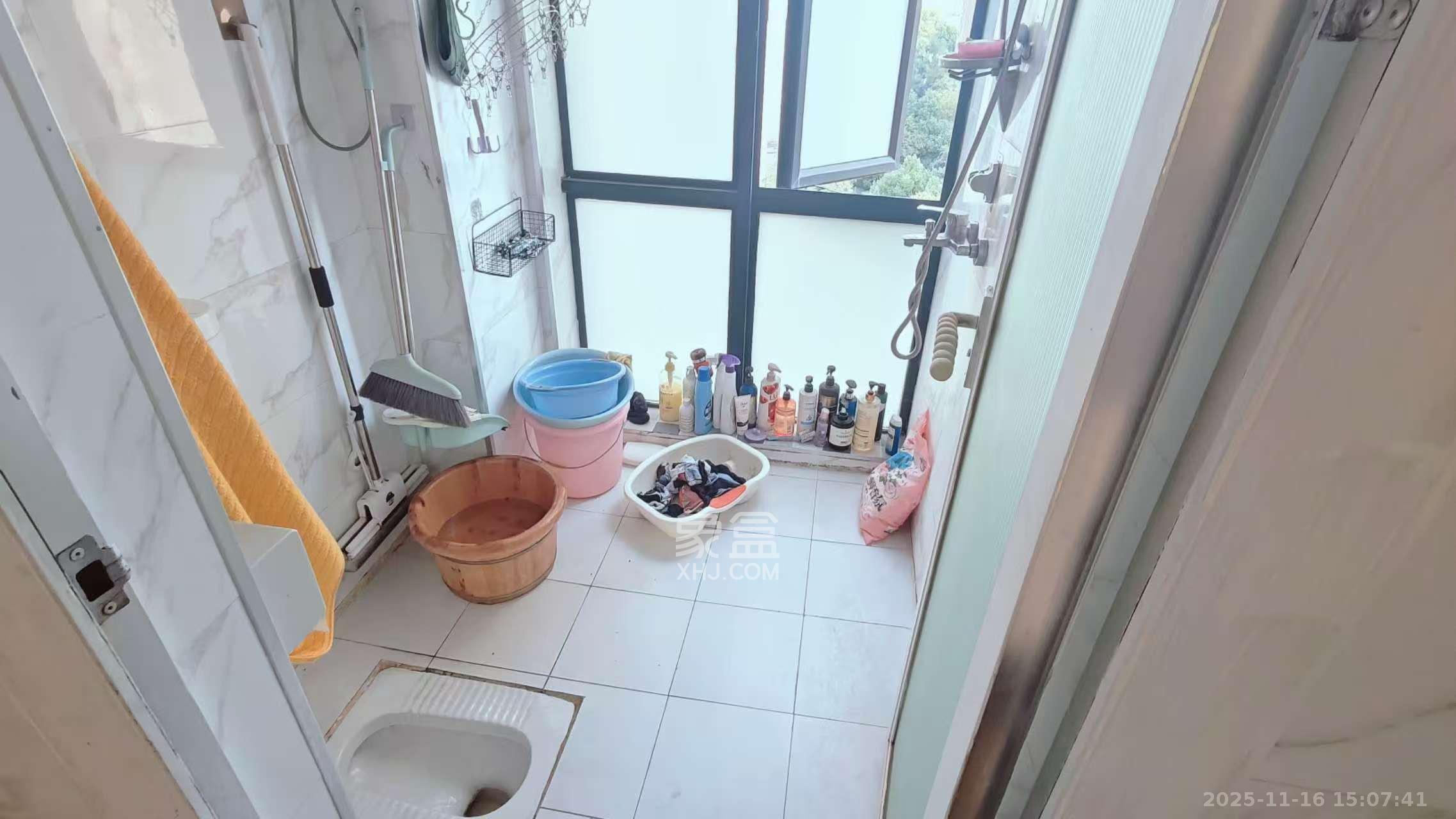 融科东南海  1室1厅1卫    2000.0元/月室内图