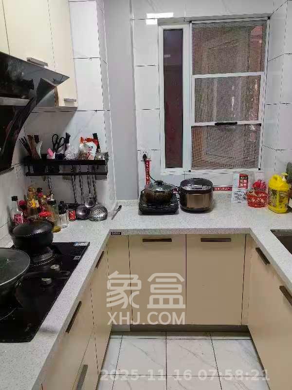 新城国际花都  4室2厅2卫    2000.0元/月室内图