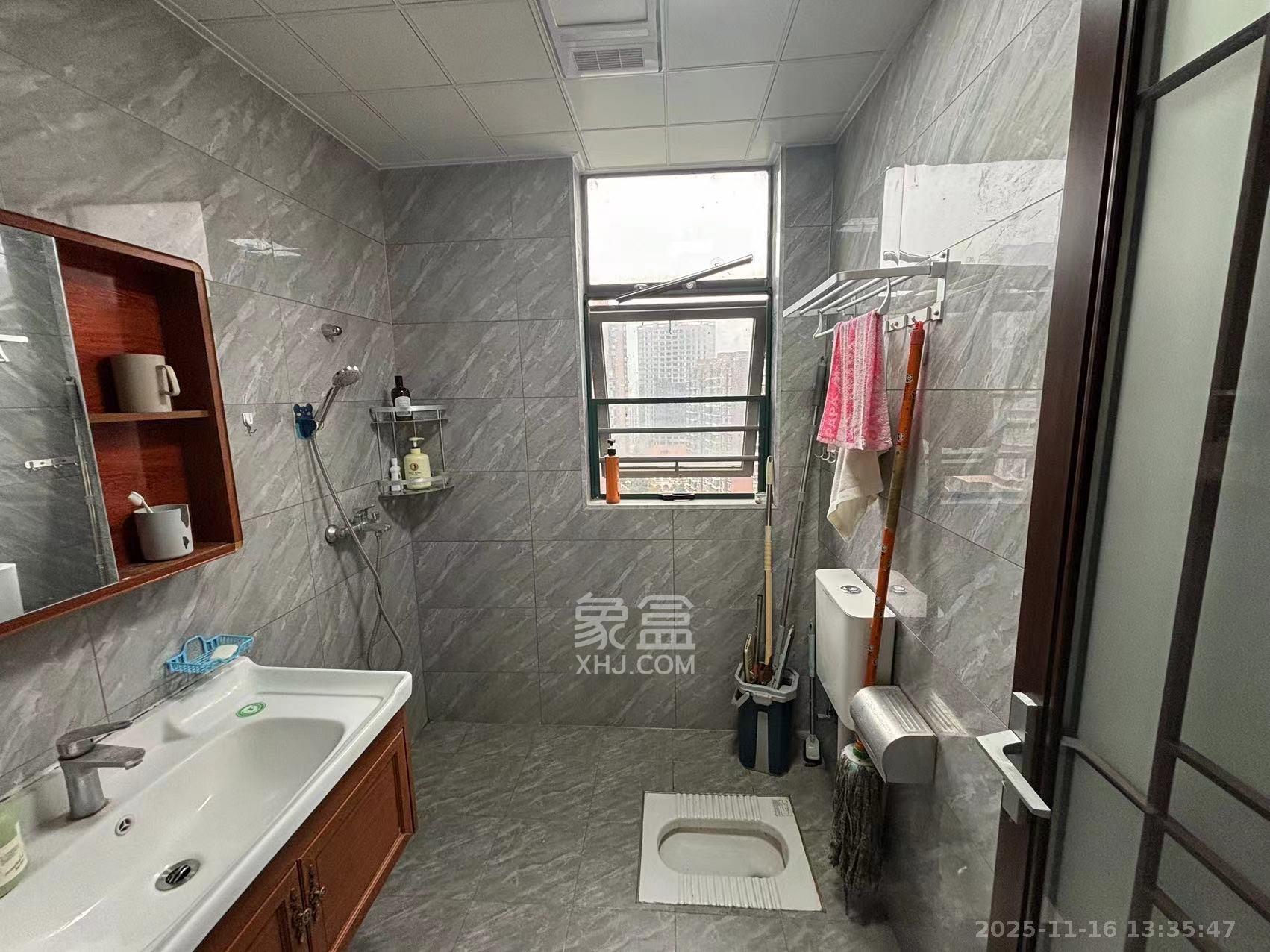 麓谷锦和园  3室2厅1卫    2000.0元/月室内图