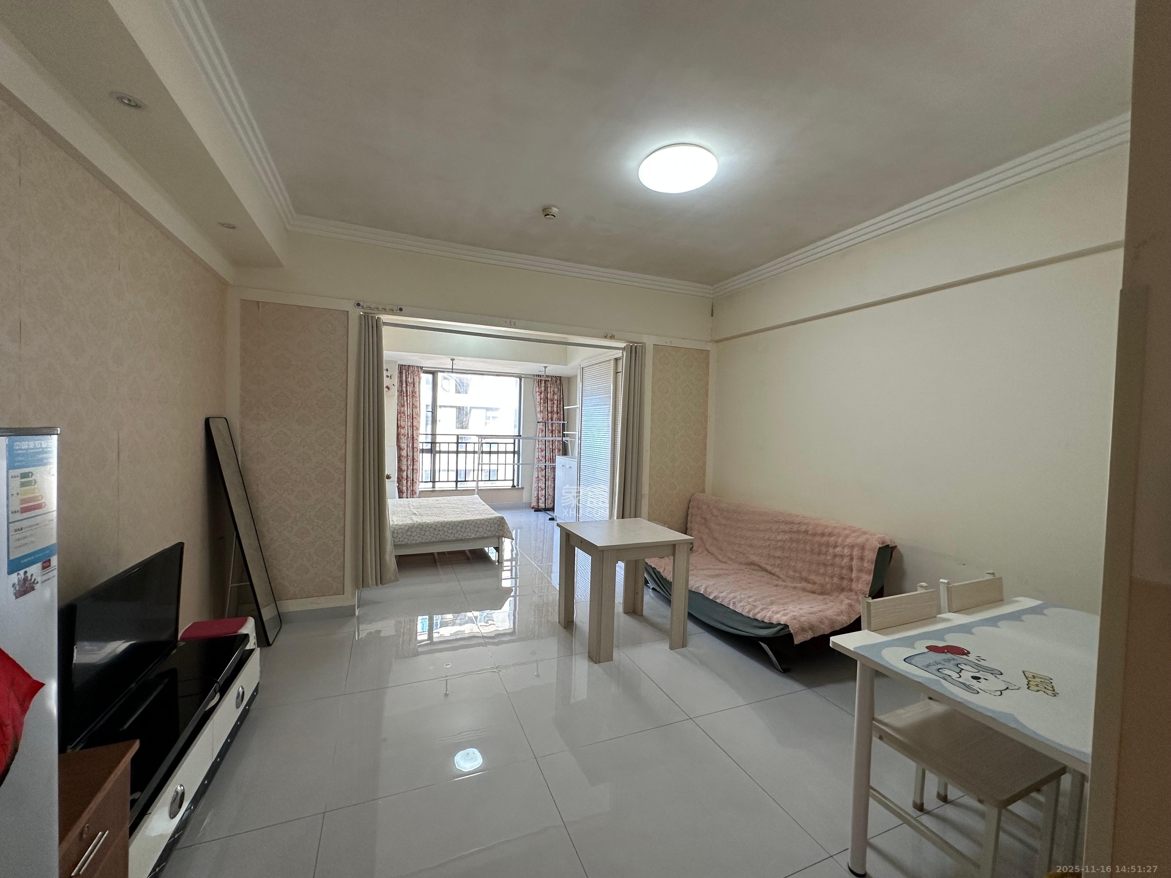 西子一间 1室1厅1卫 1600.0元/月 西子一间 1室1厅1卫 1600.0元/月室内图