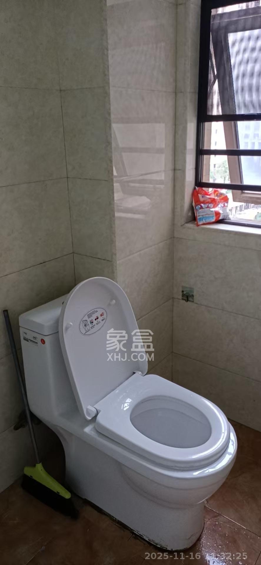 阳光城尚东湾青云苑  3室2厅2卫    2800.0元/月室内图