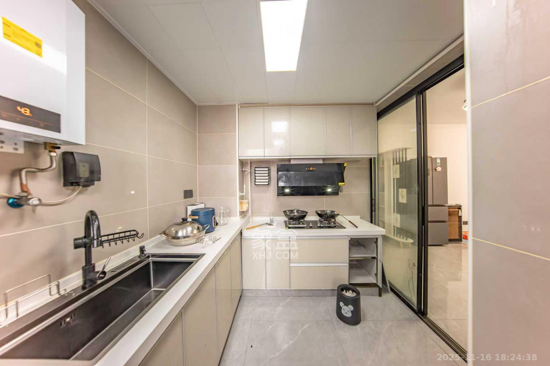 蔷薇国际  3室1厅1卫    2200.0元/月室内图