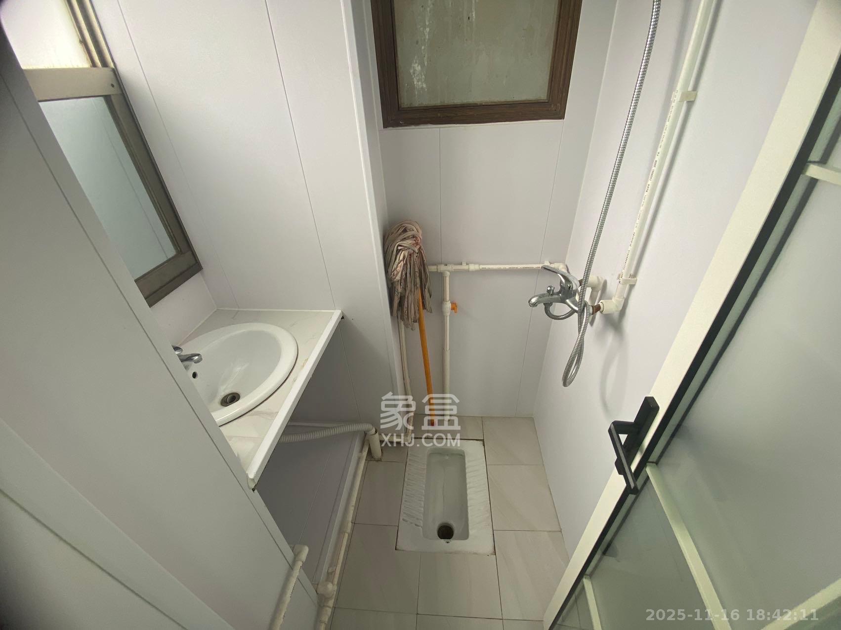 蒋家垅社区  1室1厅1卫    1400.0元/月室内图