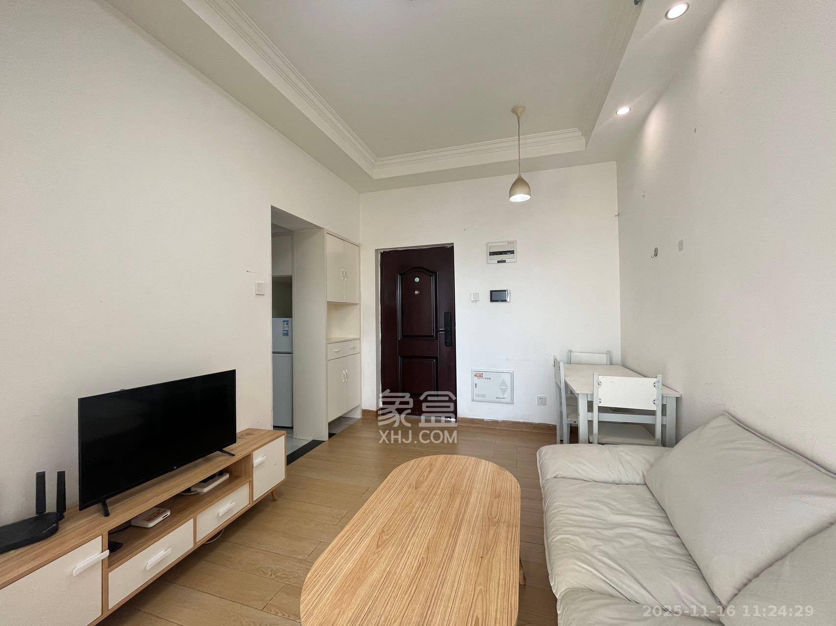 荣悦台  1室1厅1卫    2400.0元/月