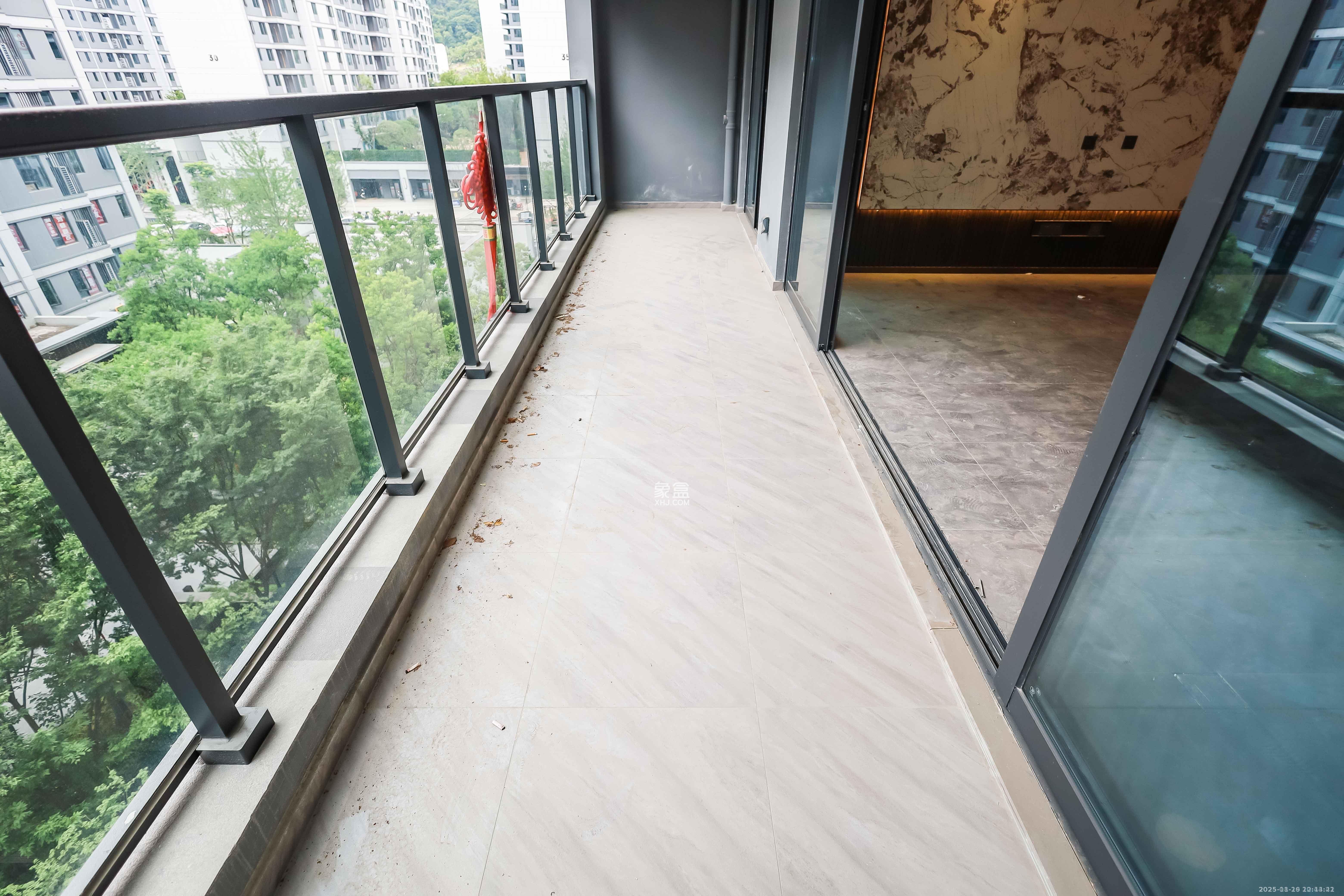 龙湖舜山府 4室2厅1卫 6000.0元/月 龙湖舜山府 4室2厅1卫 6000.0元/月室内图