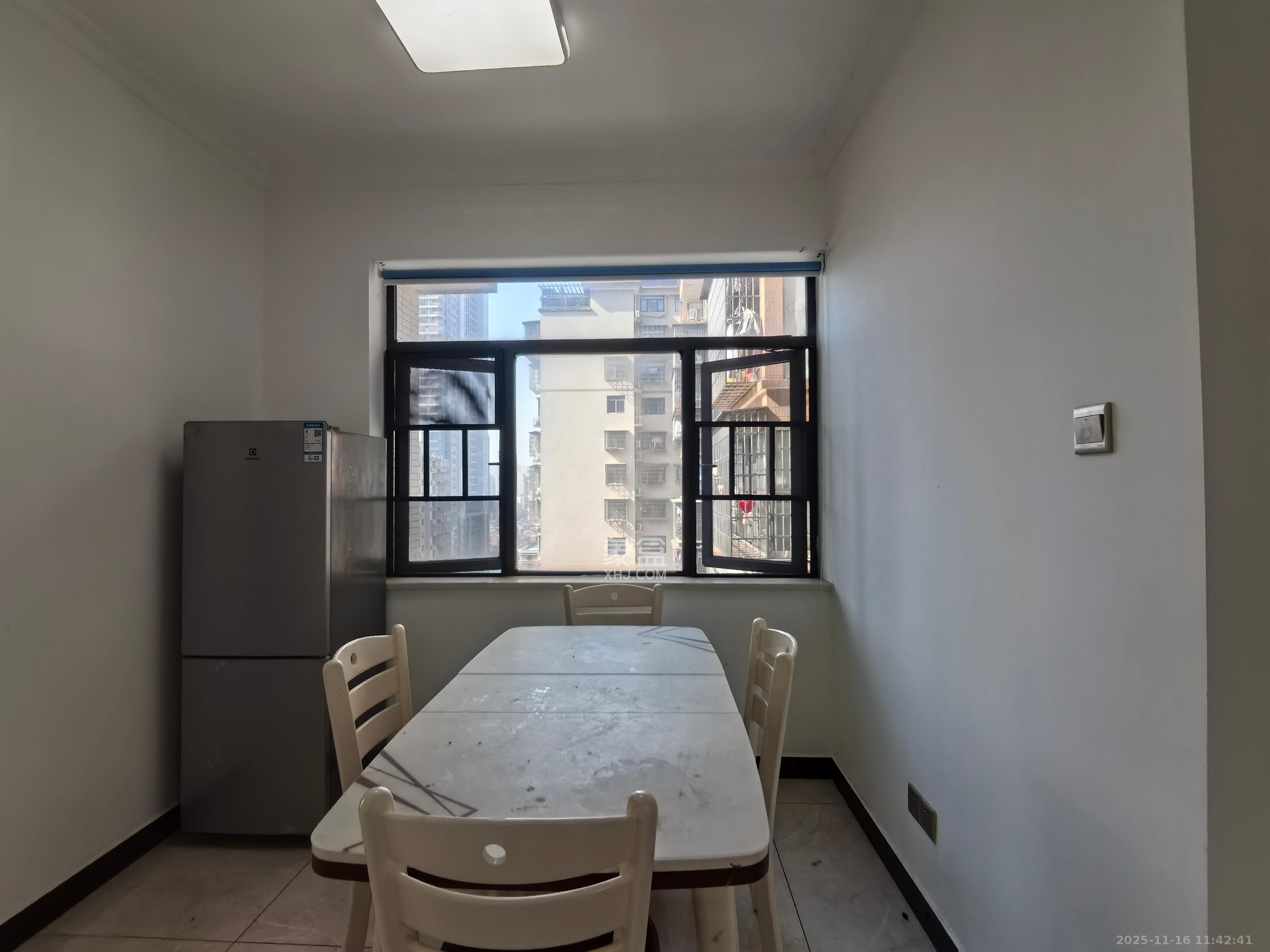 茶山馨苑  3室2厅1卫    2600.0元/月室内图