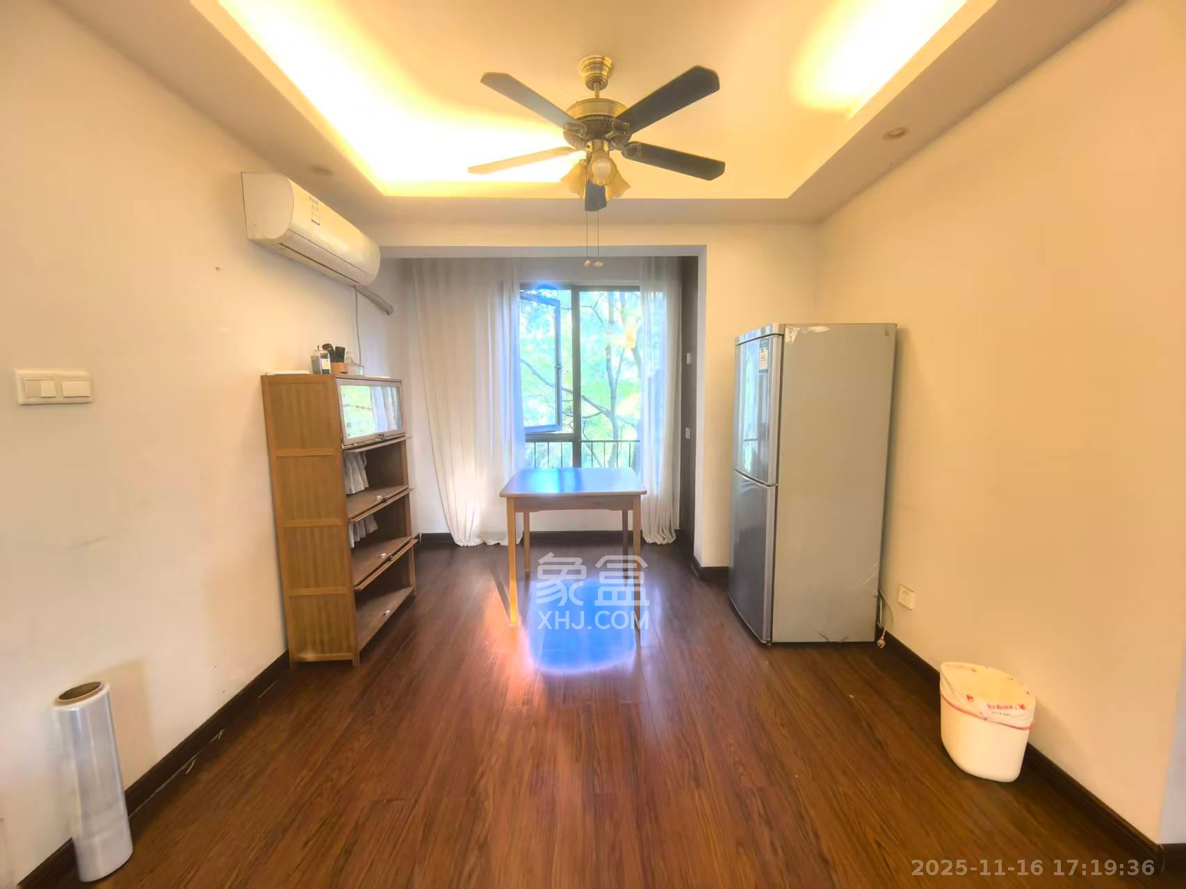 万科城 3室2厅2卫 2500.0元/月 万科城 3室2厅2卫 2500.0元/月室内图