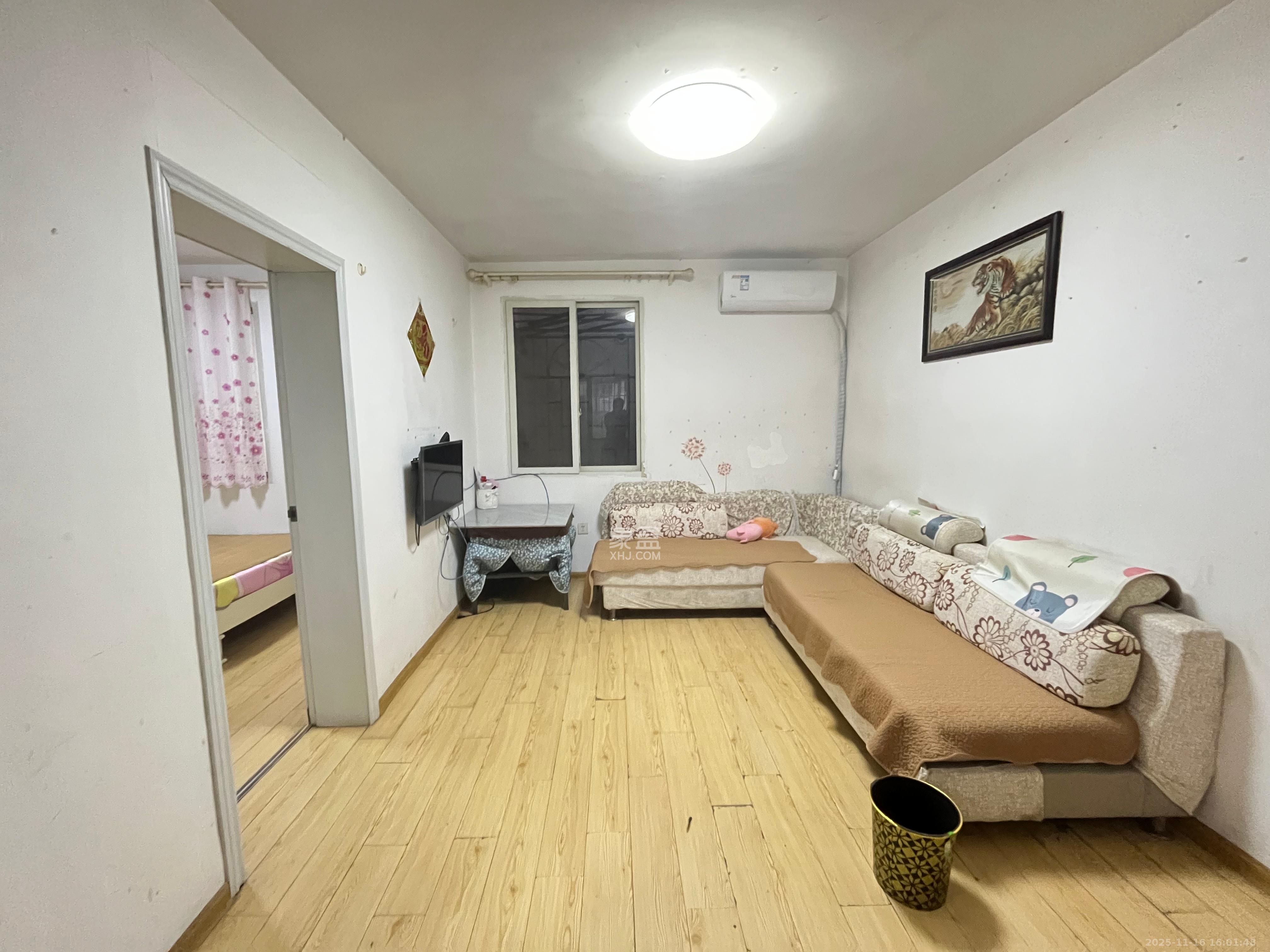 涂家冲社区（涂新小区、农商银行宿舍）  2室1厅1卫    1600.0元/月室内图1