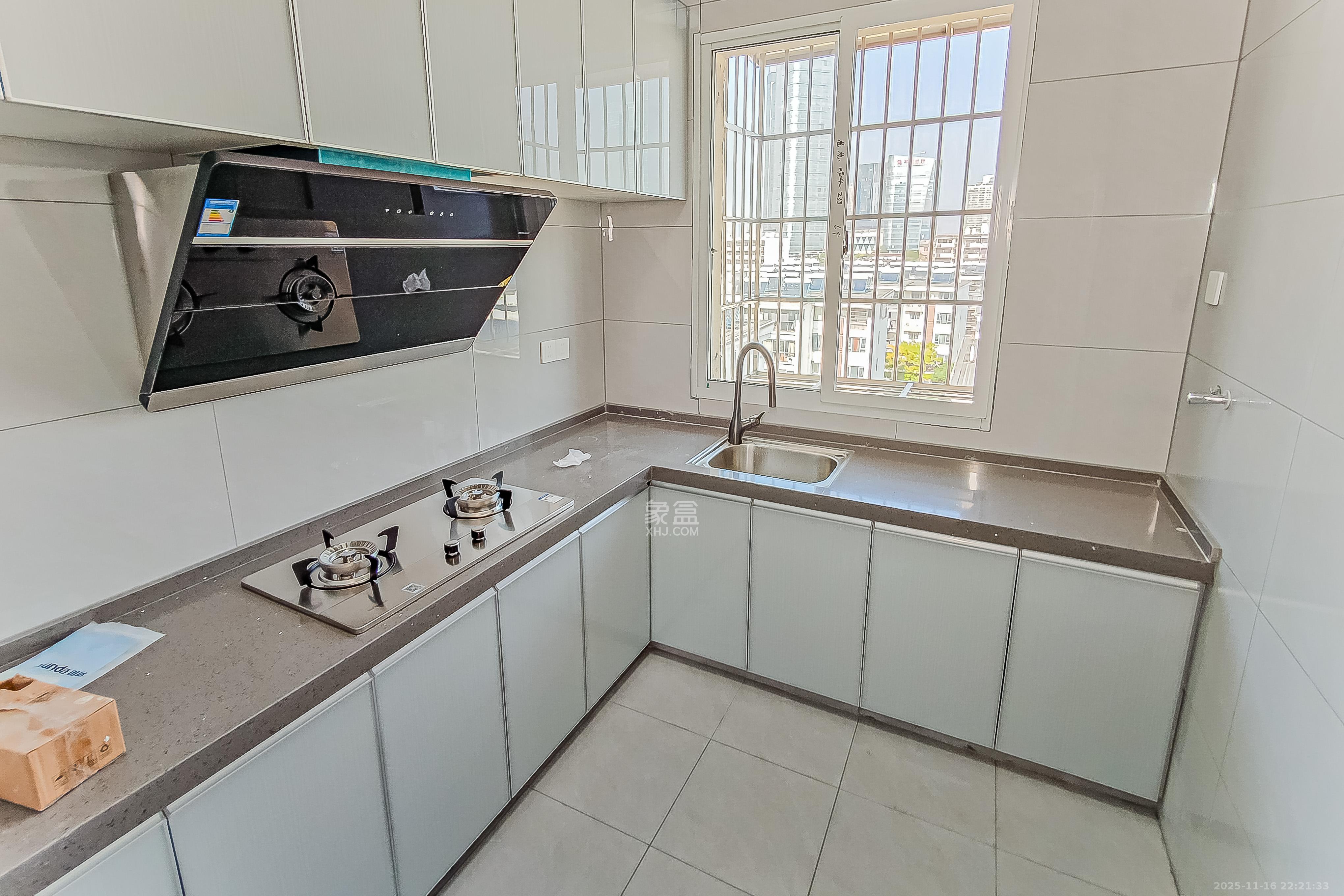 下碧湘街散盘 3室1厅1卫 122.0万 下碧湘街散盘 3室1厅1卫 122.0万厨房