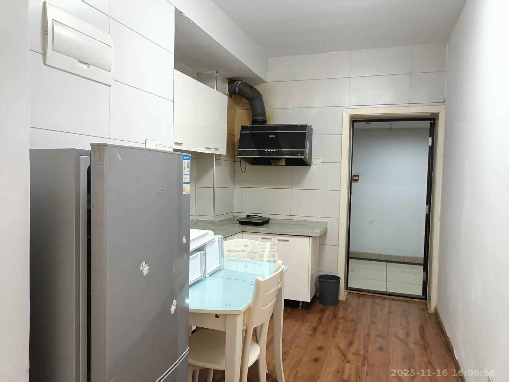 昊天大厦  2室1厅1卫    2200.0元/月室内图