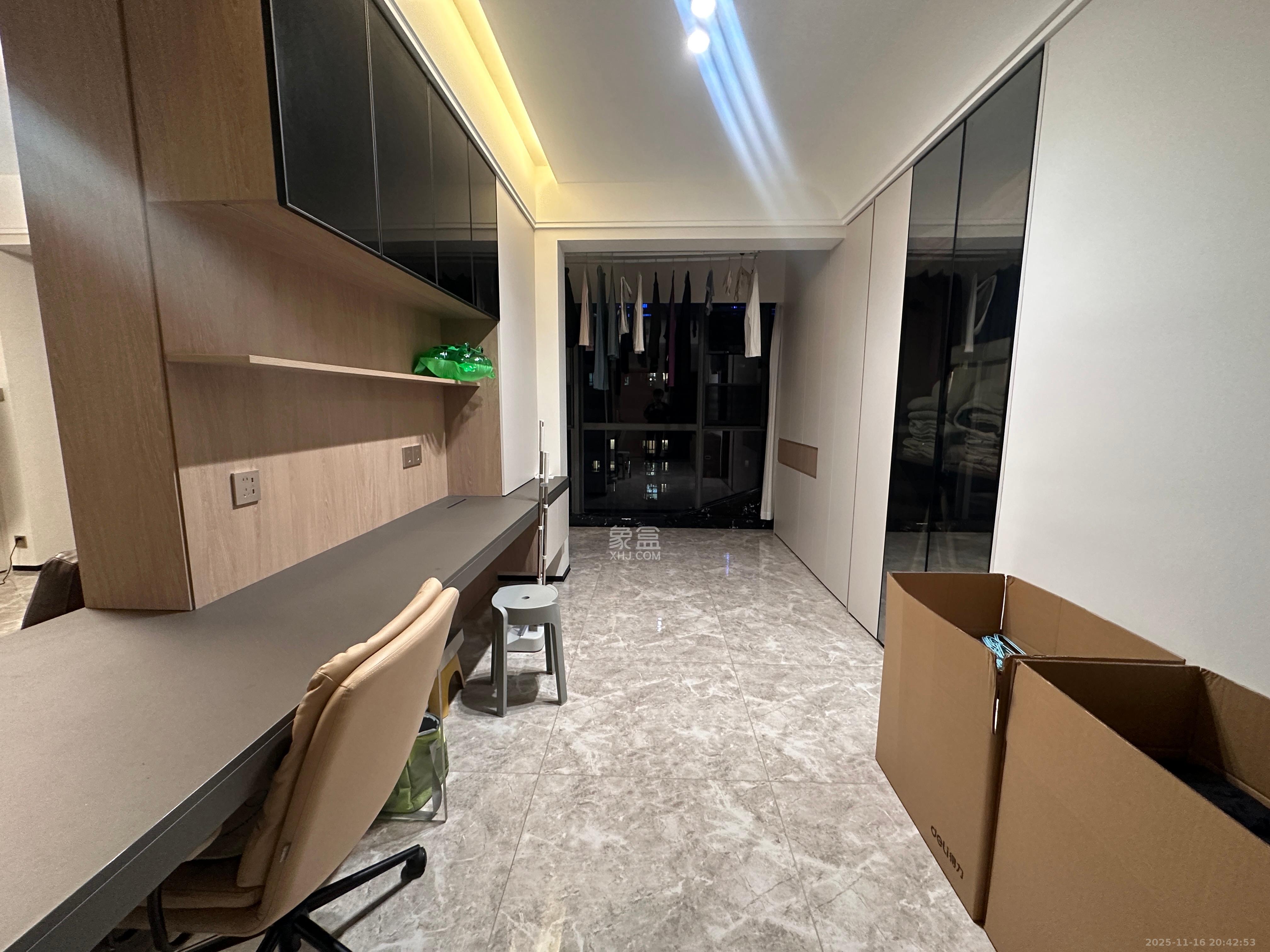 复地滨江金融中心  4室2厅2卫    6000.0元/月室内图