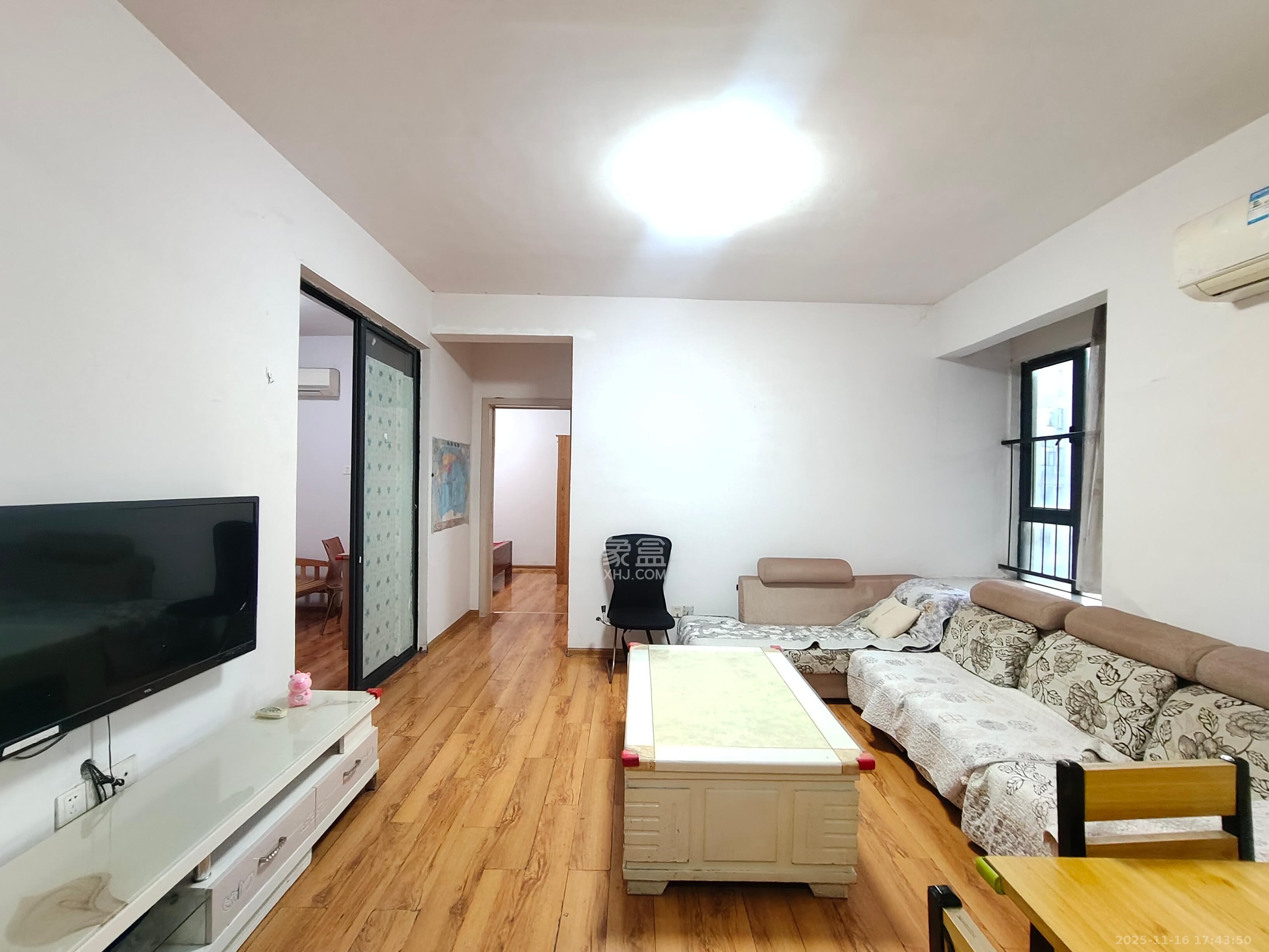 长房时代城  3室2厅1卫    2200.0元/月室内图