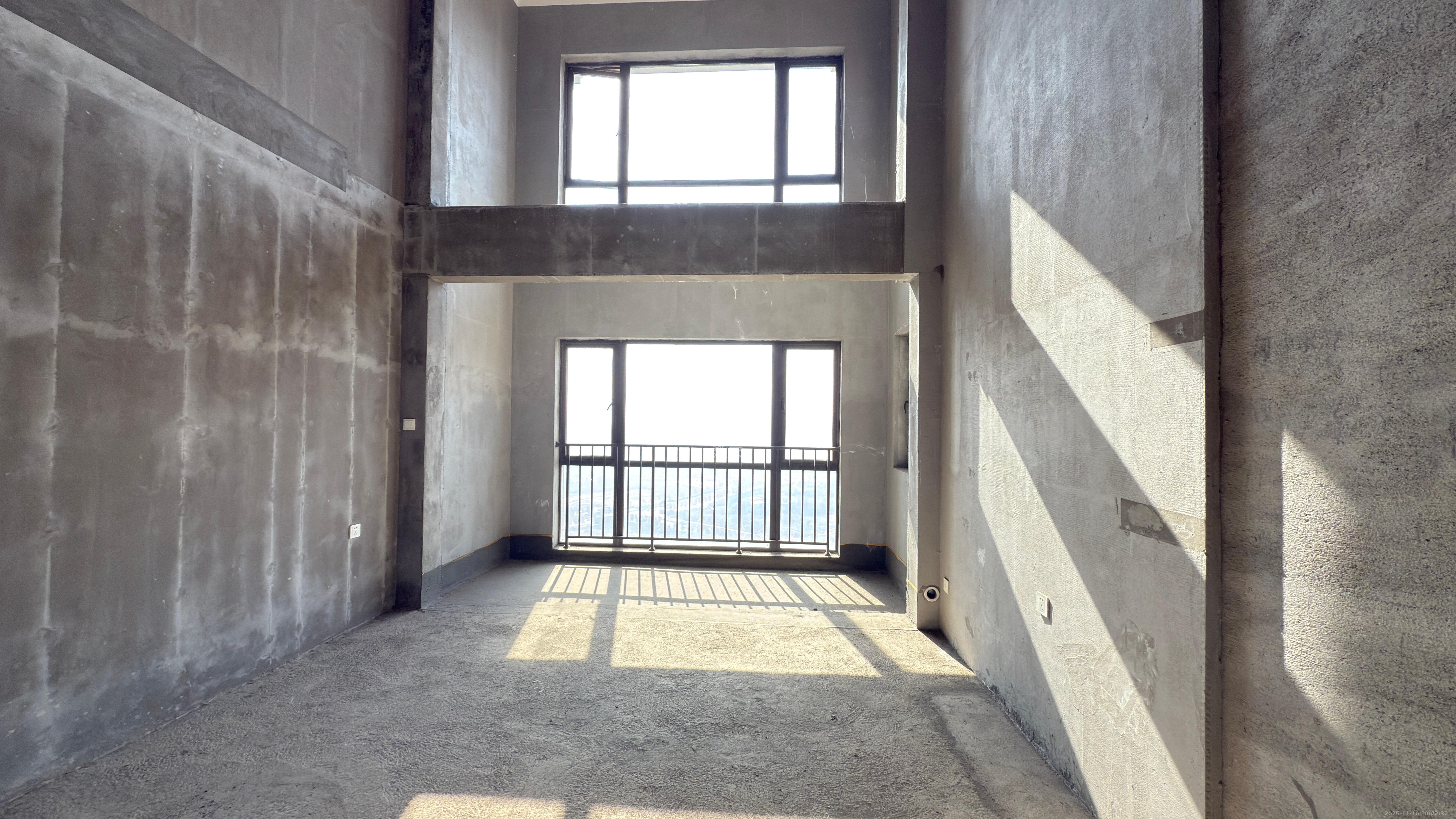 长房万楼公馆  4室2厅1卫    170.0万