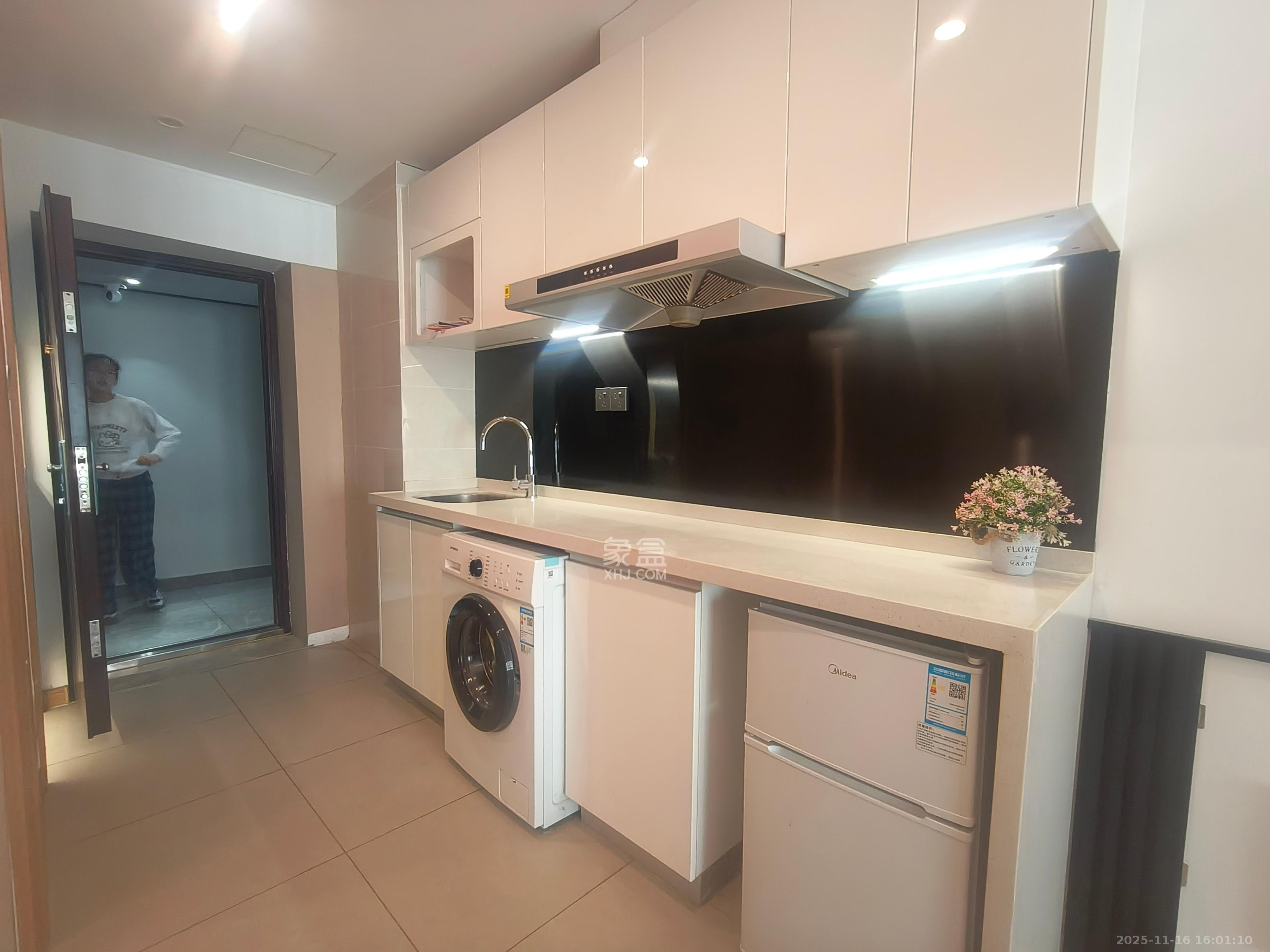 阳光城檀悦  1室1厅1卫    2100.0元/月室内图