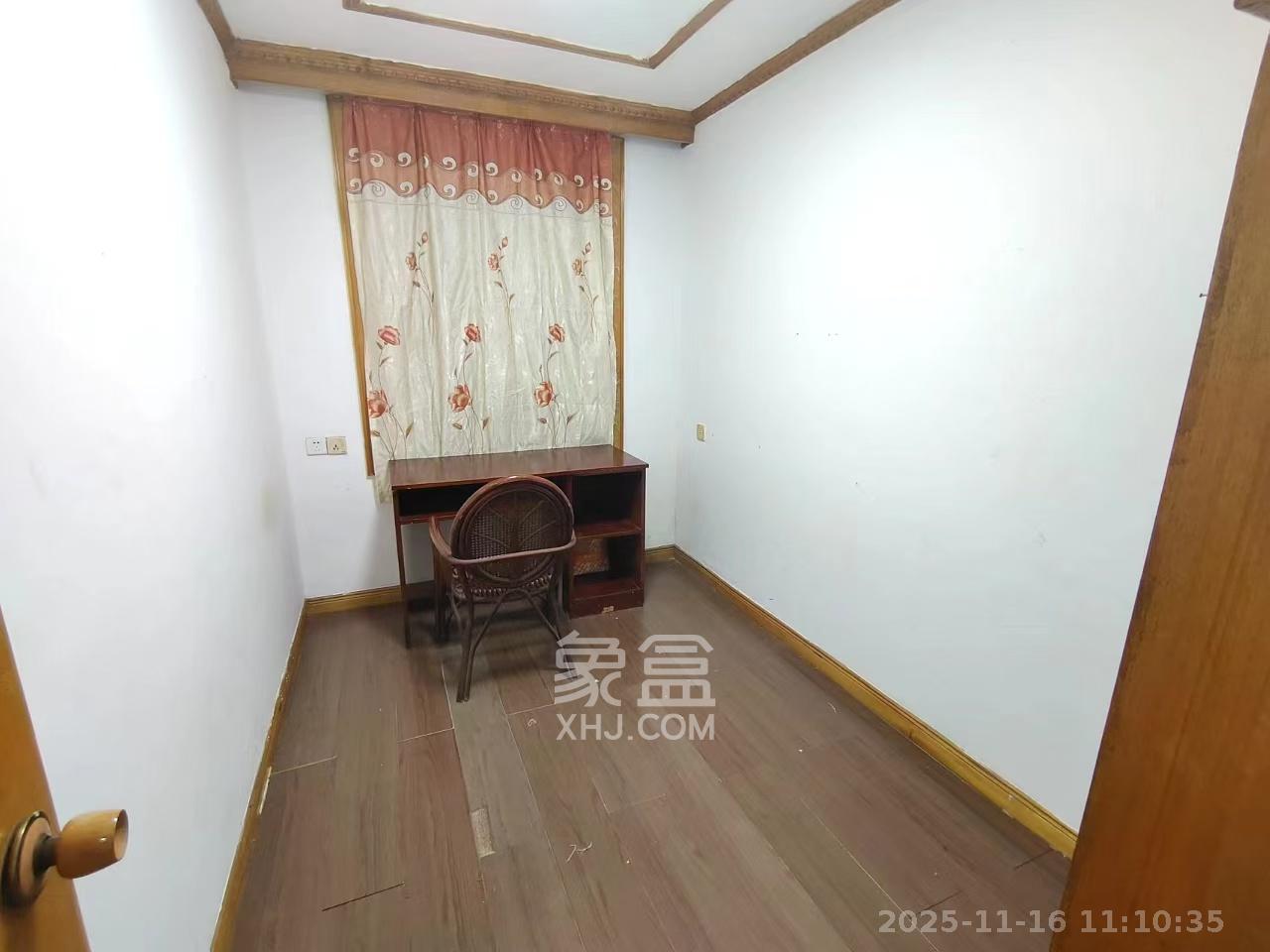 肇家（嘉）坪散盘  3室2厅1卫    2400.0元/月室内图