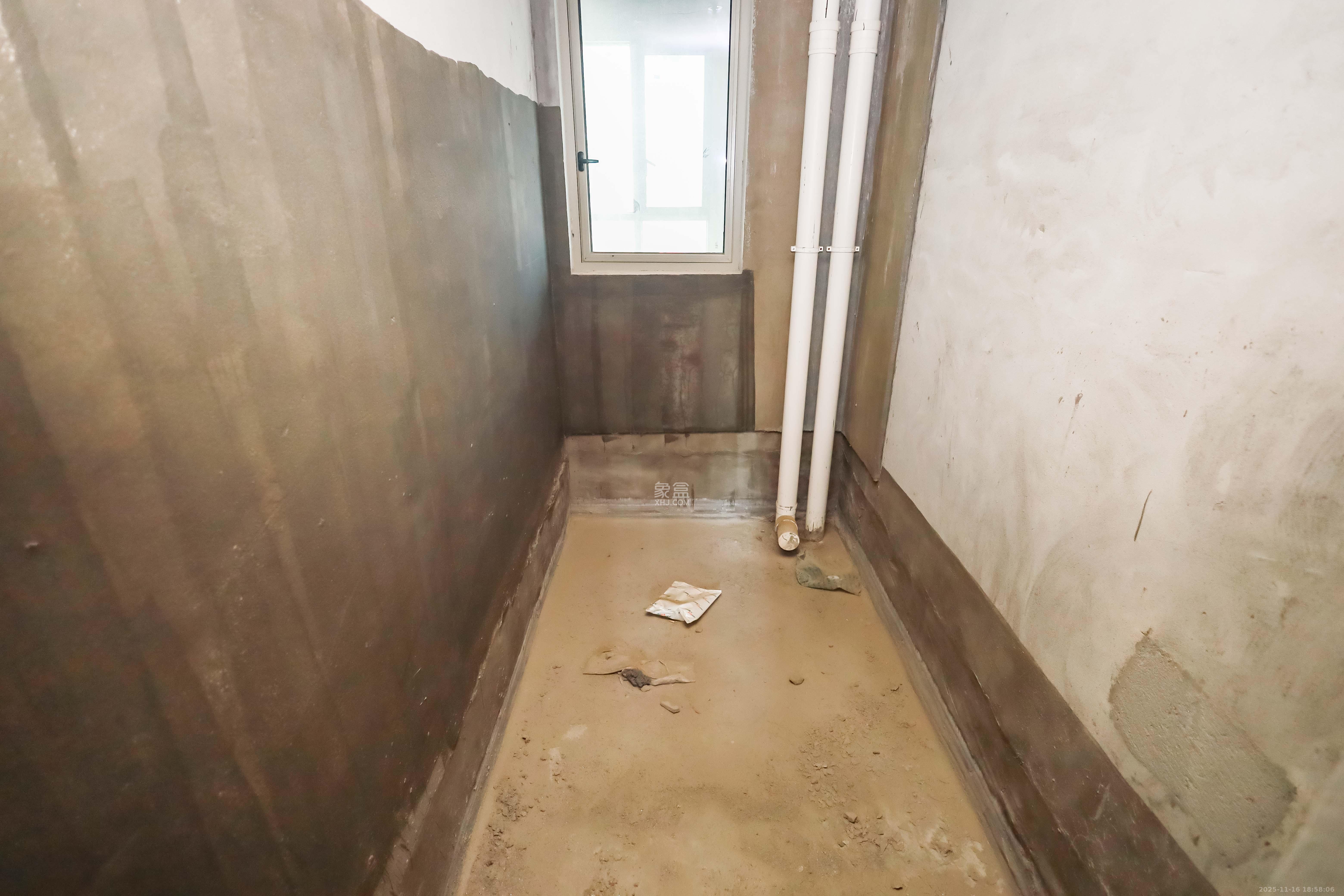 万象府台  4室2厅2卫    248.0万卫生间