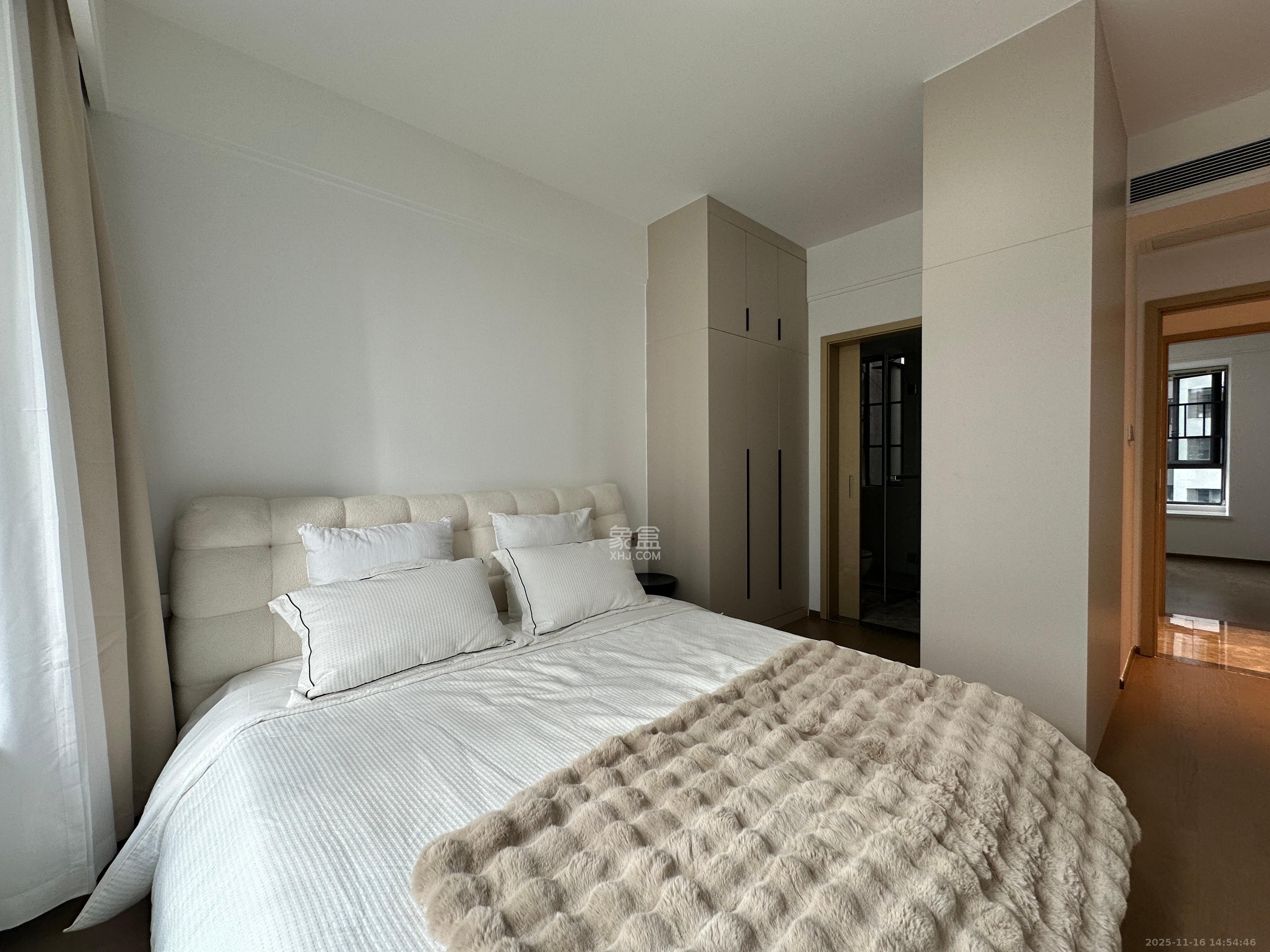 复地滨江金融中心  4室2厅2卫    6900.0元/月室内图