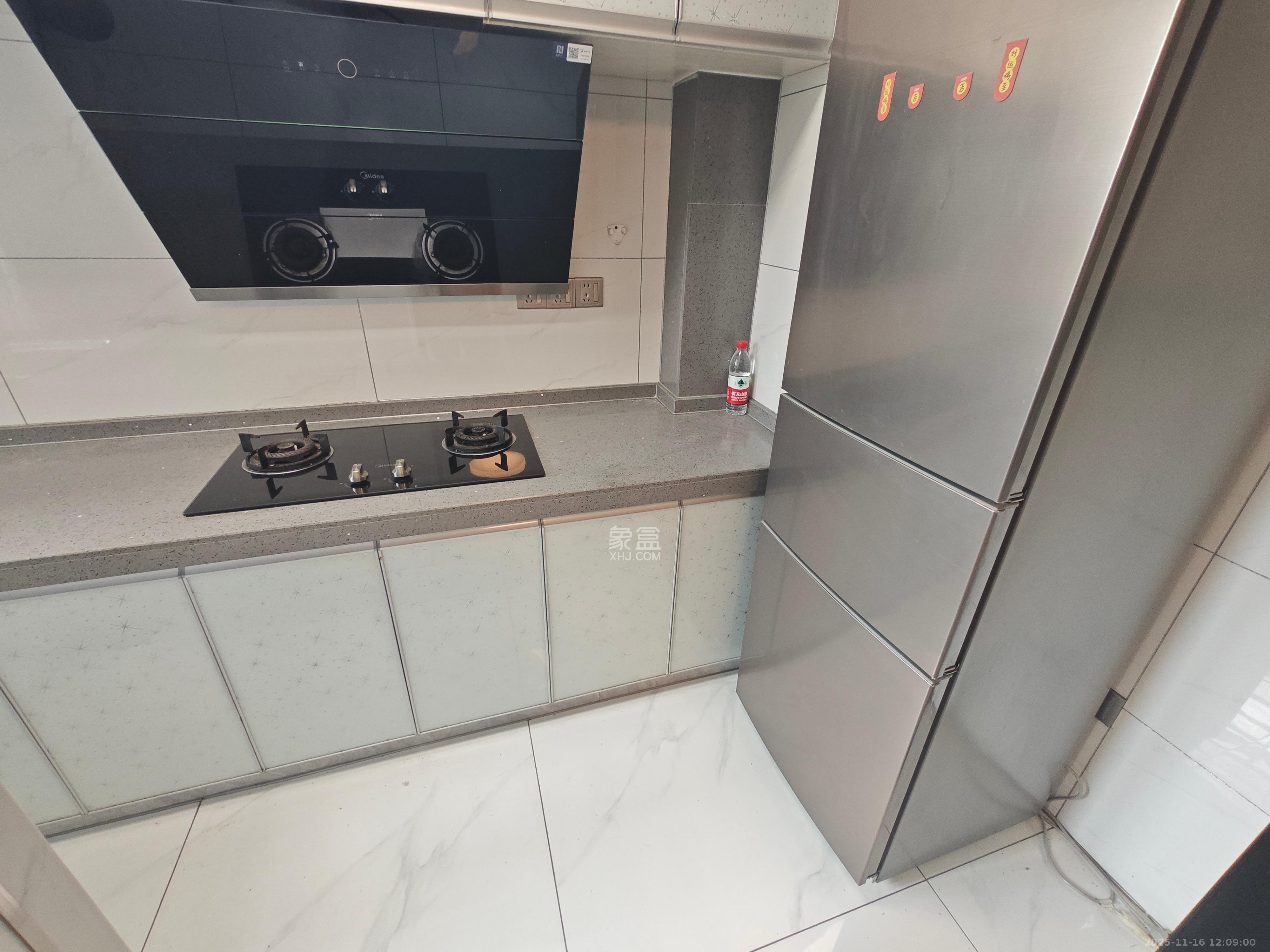 和润园三期  3室2厅2卫    2500.0元/月室内图