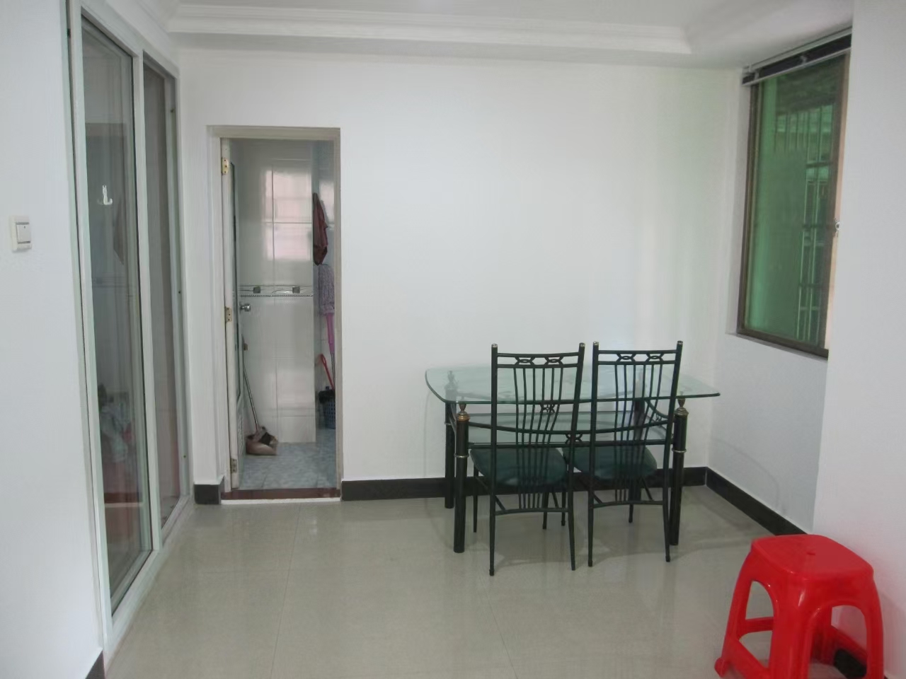 华贸大厦（华贸花苑）  1室0厅0卫    45.8万客厅