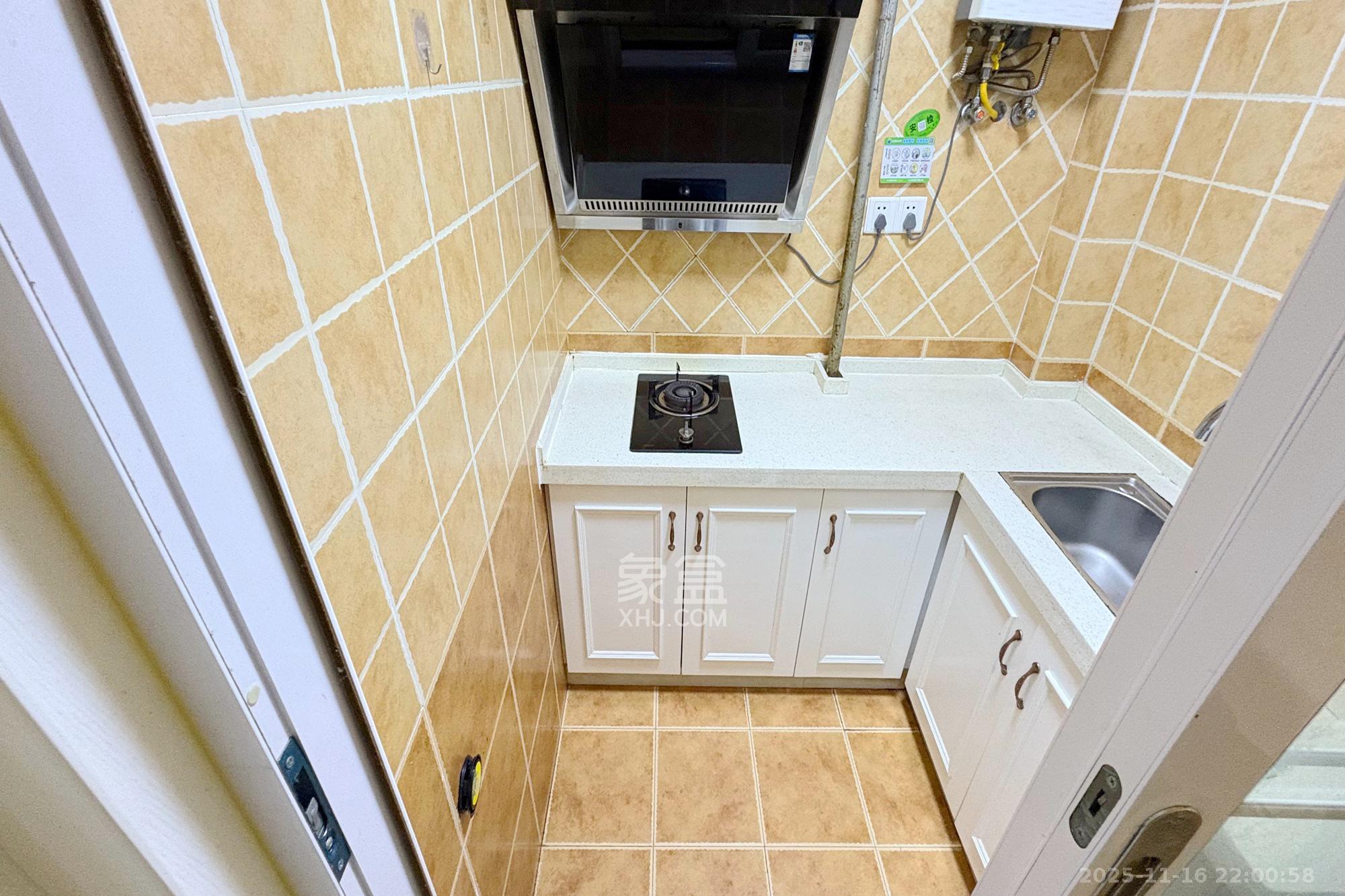 铂宫  2室2厅2卫    120.0万厨房