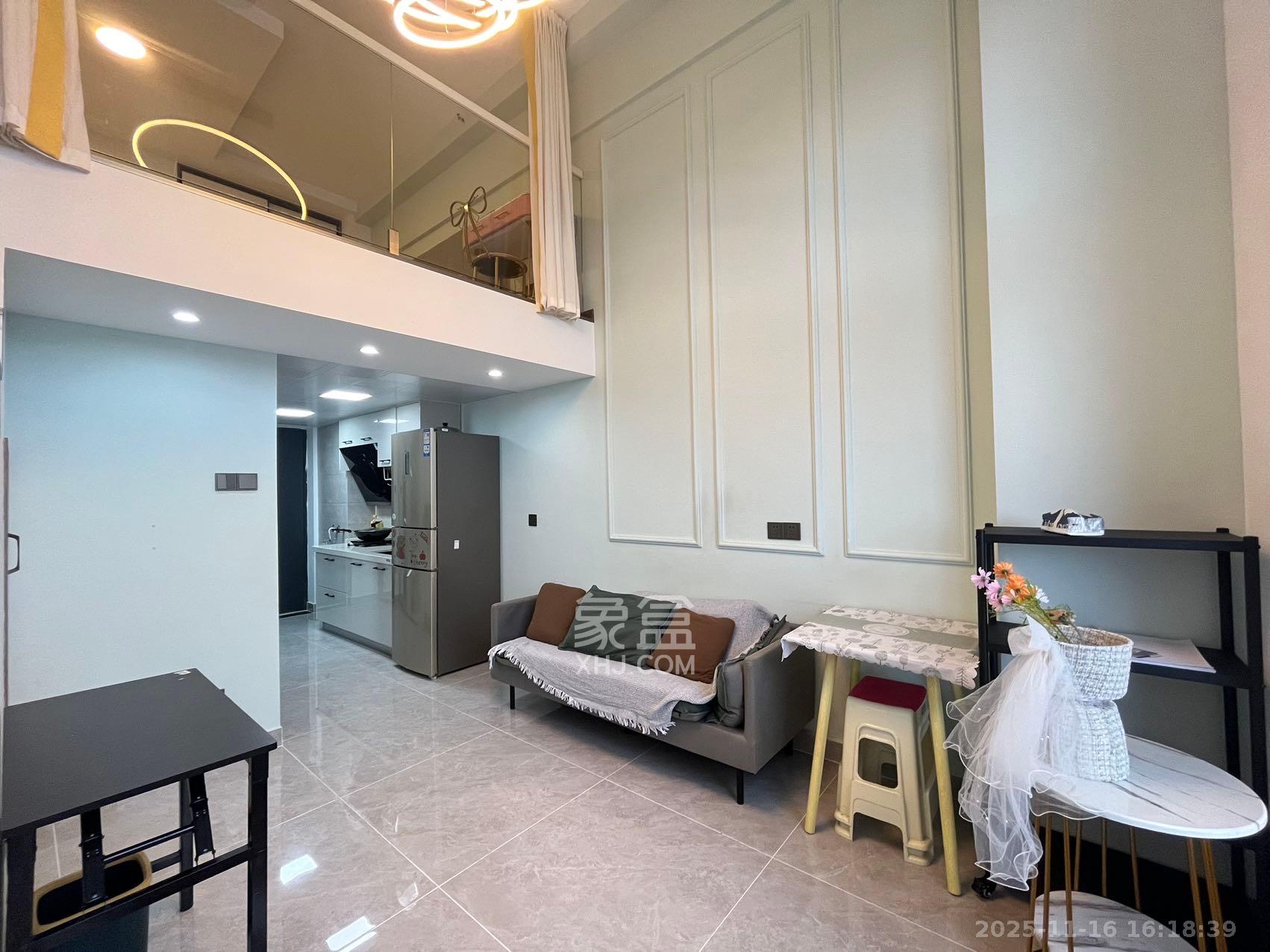 芙蓉万国城MOMA（卓越汇富苑）  1室1厅1卫    2000.0元/月室内图