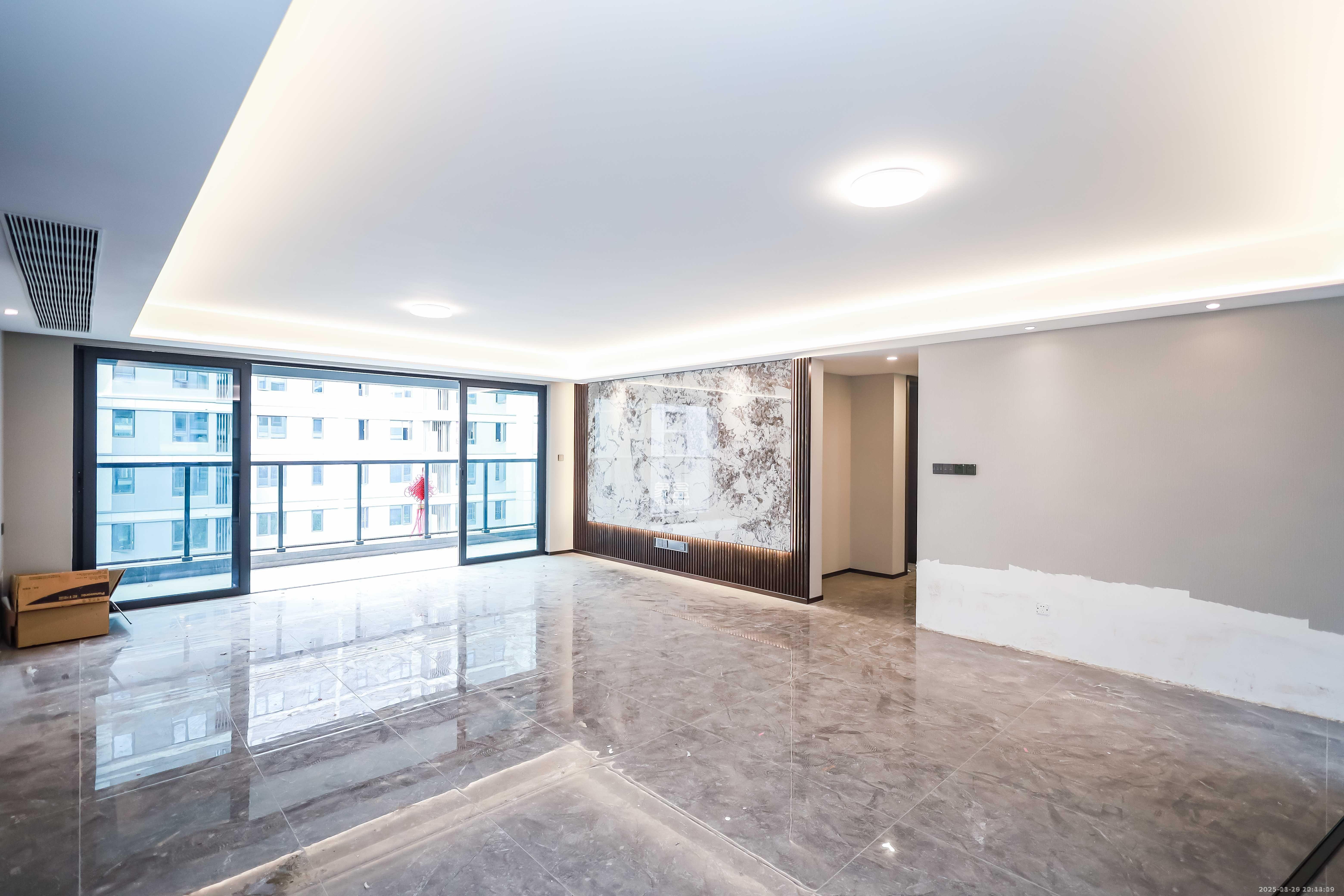 龙湖舜山府  4室2厅1卫    6000.0元/月室内图1