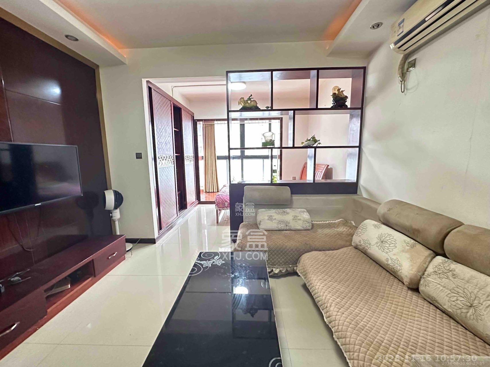 蓝山郡  1室1厅1卫    1300.0元/月室内图